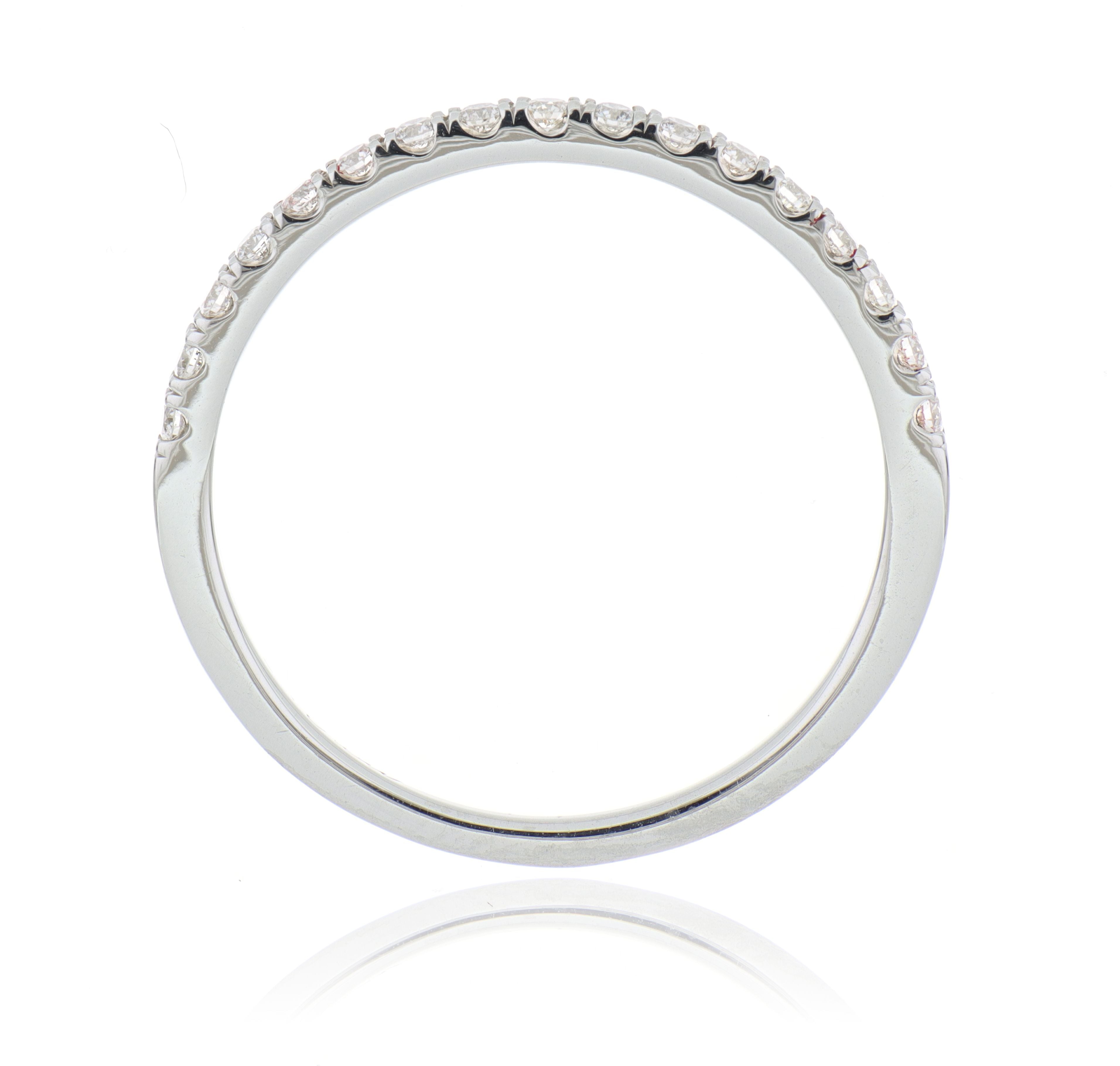 18k White Gold Diamond Band