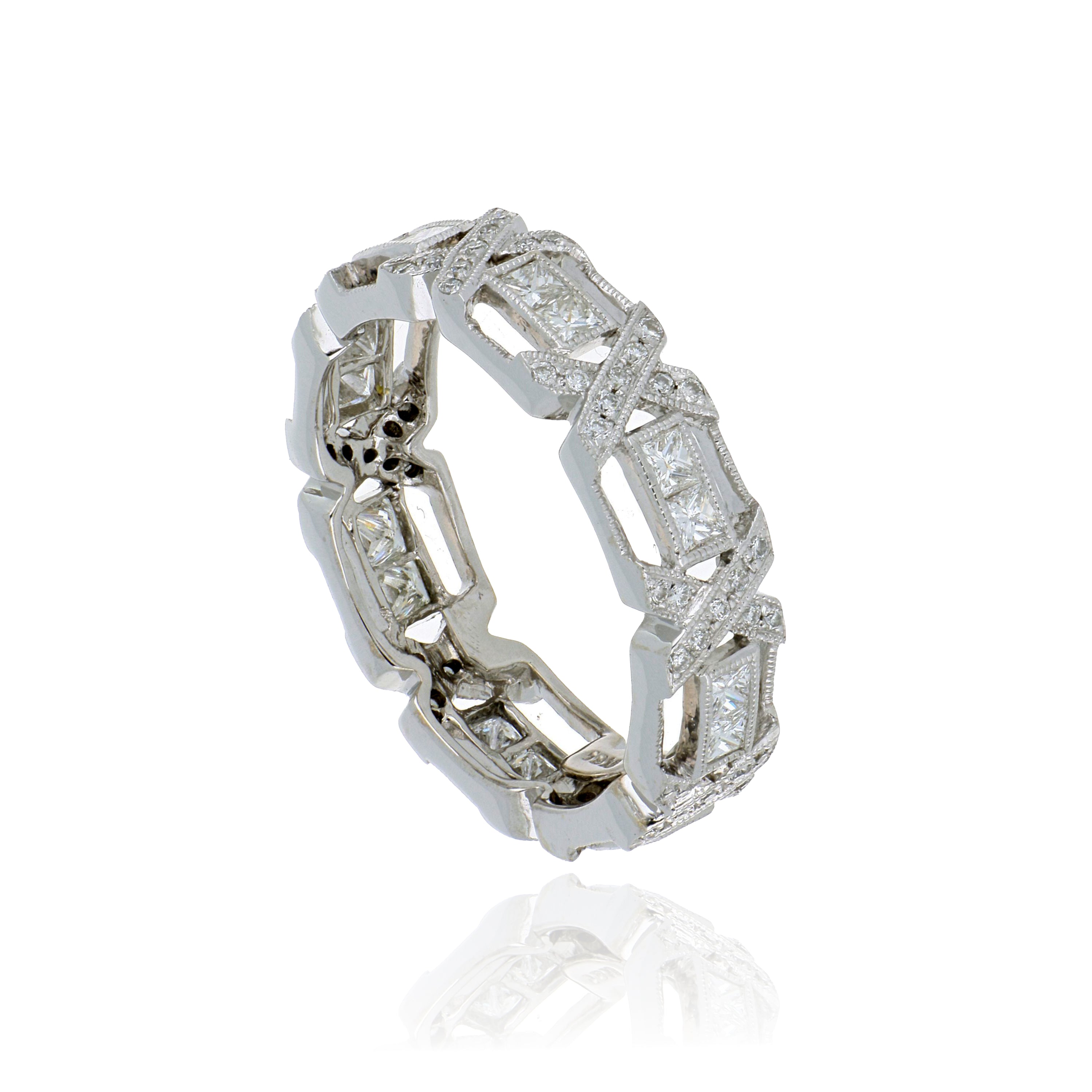 18k White Gold Diamond Wedding Band