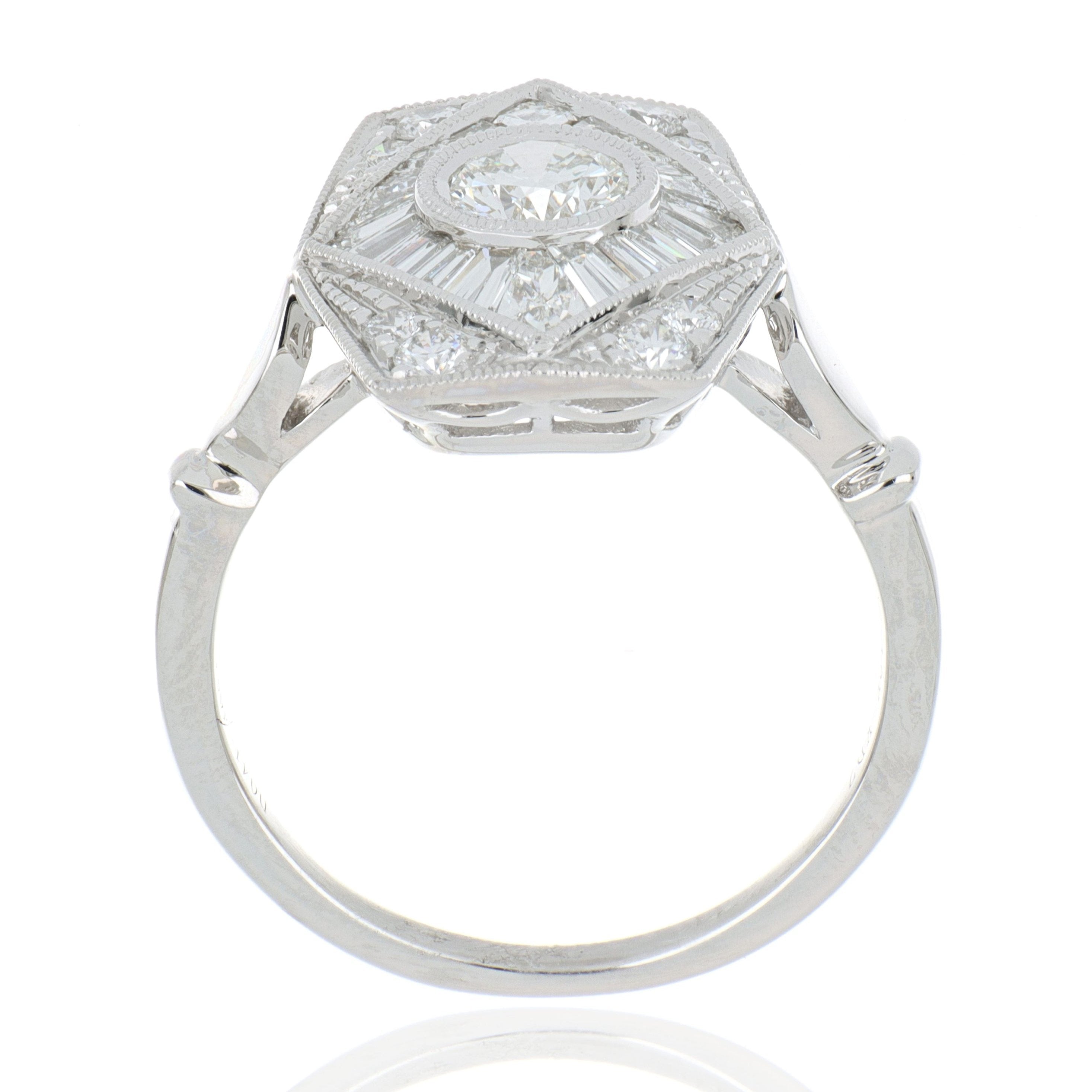 18k White Gold Diamond Fashion Ring