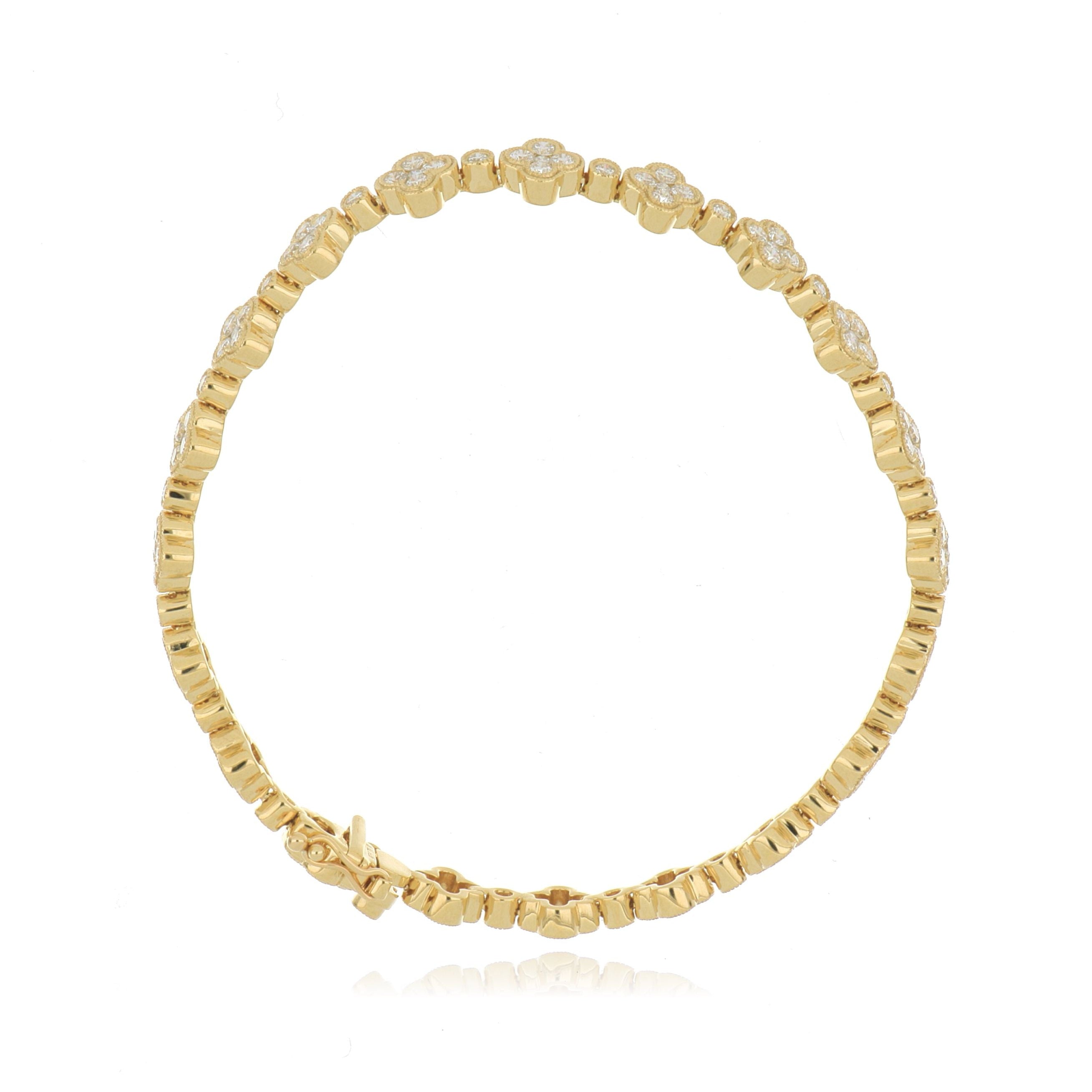 18k Yellow Gold Diamond Accented Clover Motif Bracelet