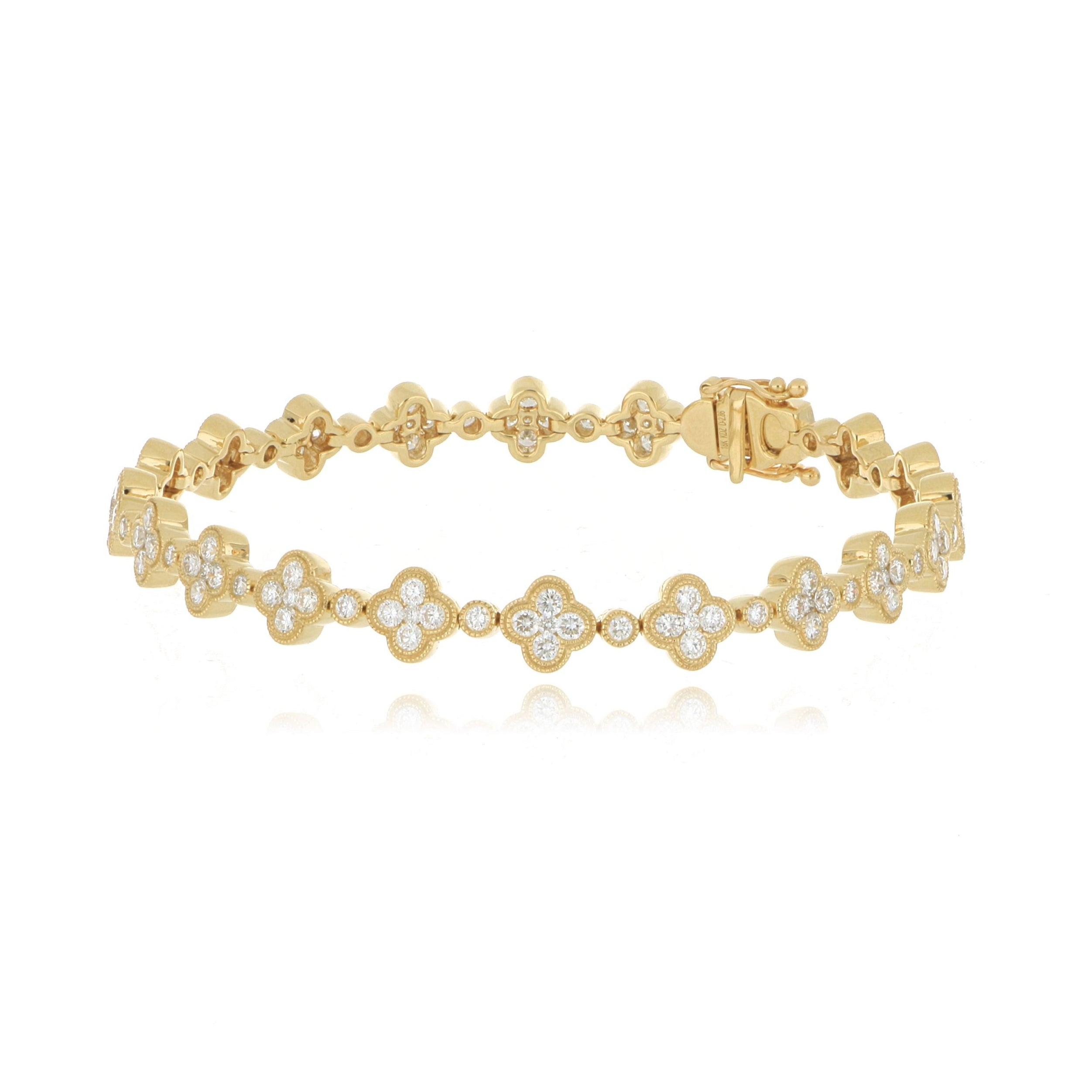 18k Yellow Gold Diamond Accented Clover Motif Bracelet