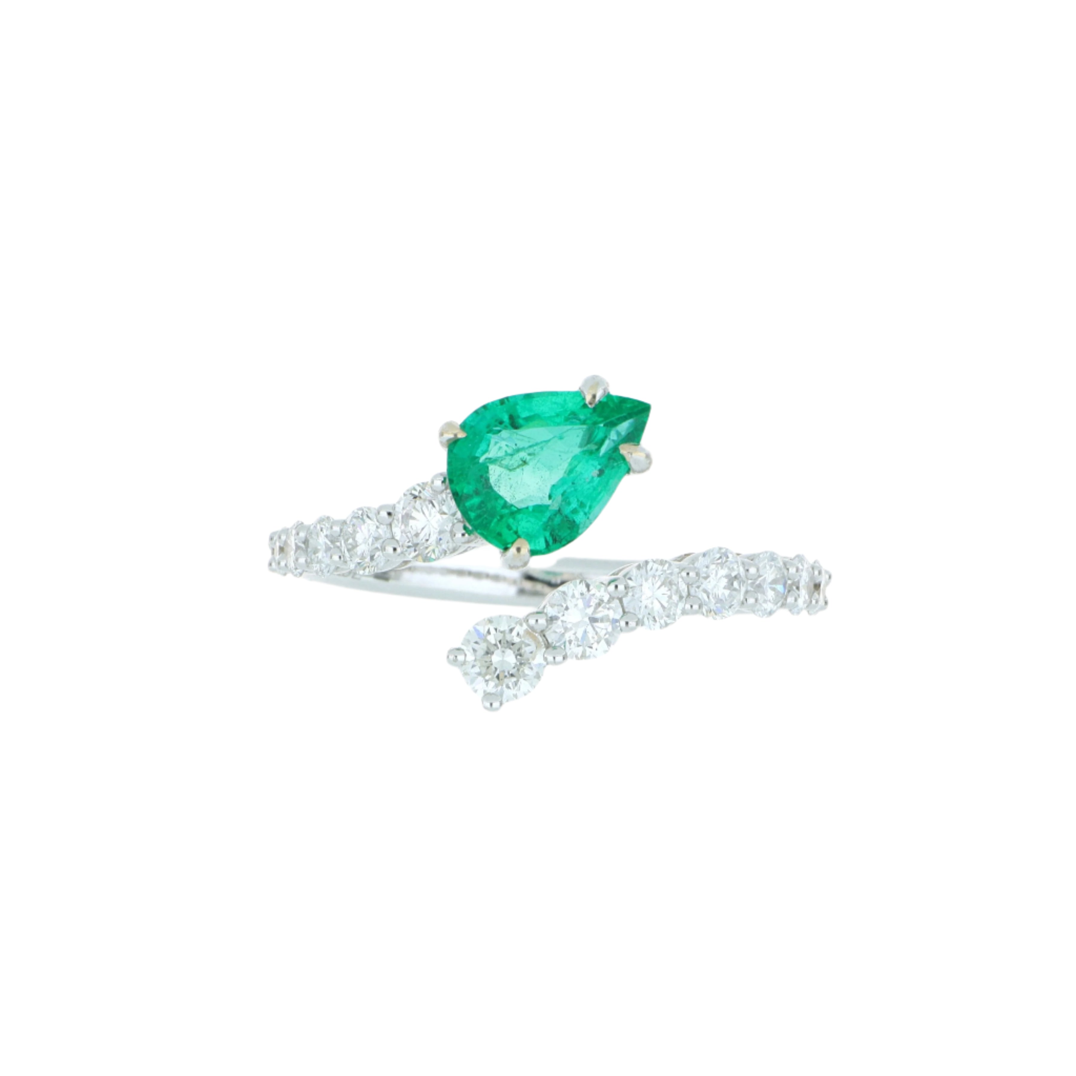18k White Gold Pear Shaped Emerald and Diamond Ring