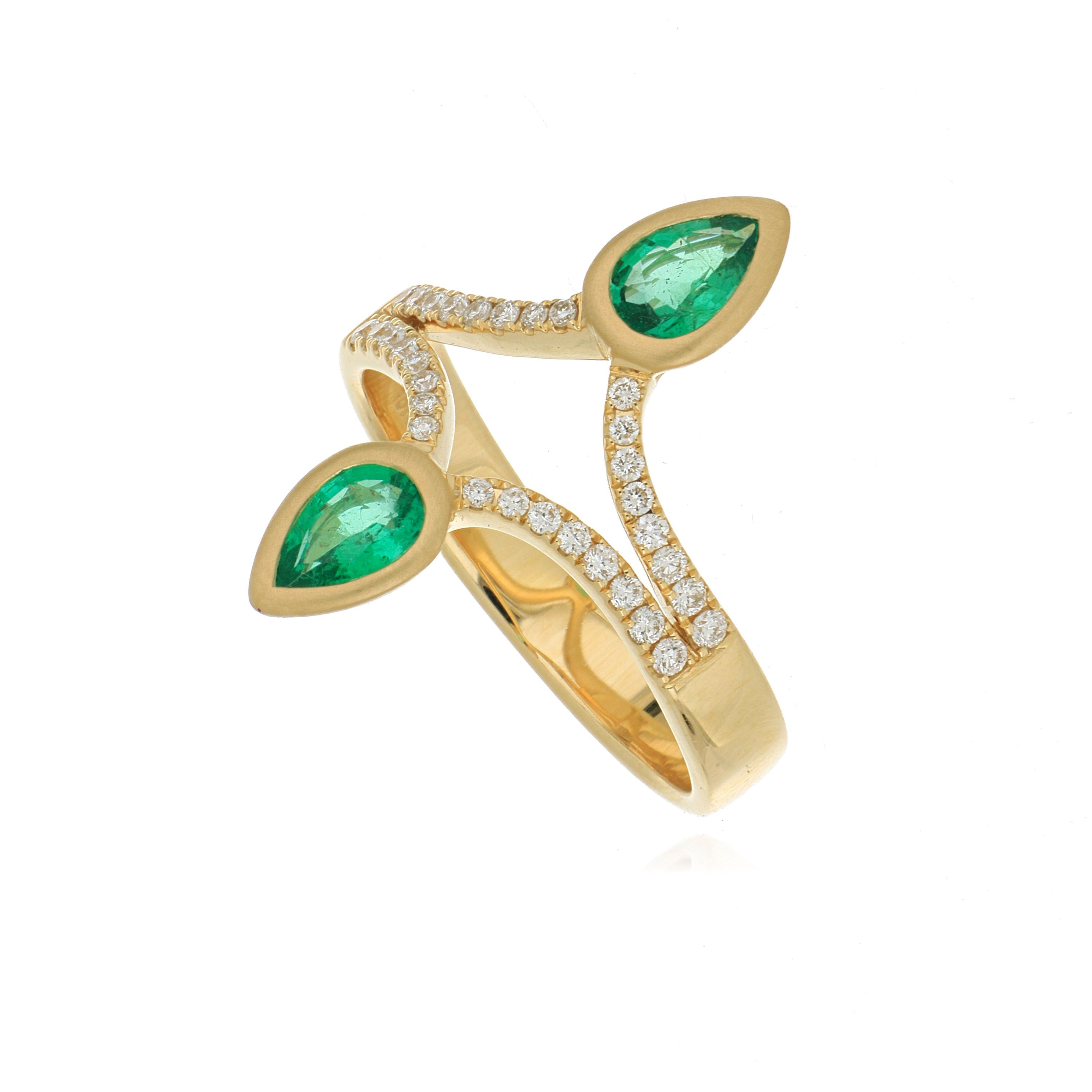 18k Yellow Gold Emerald and Diamond Ring