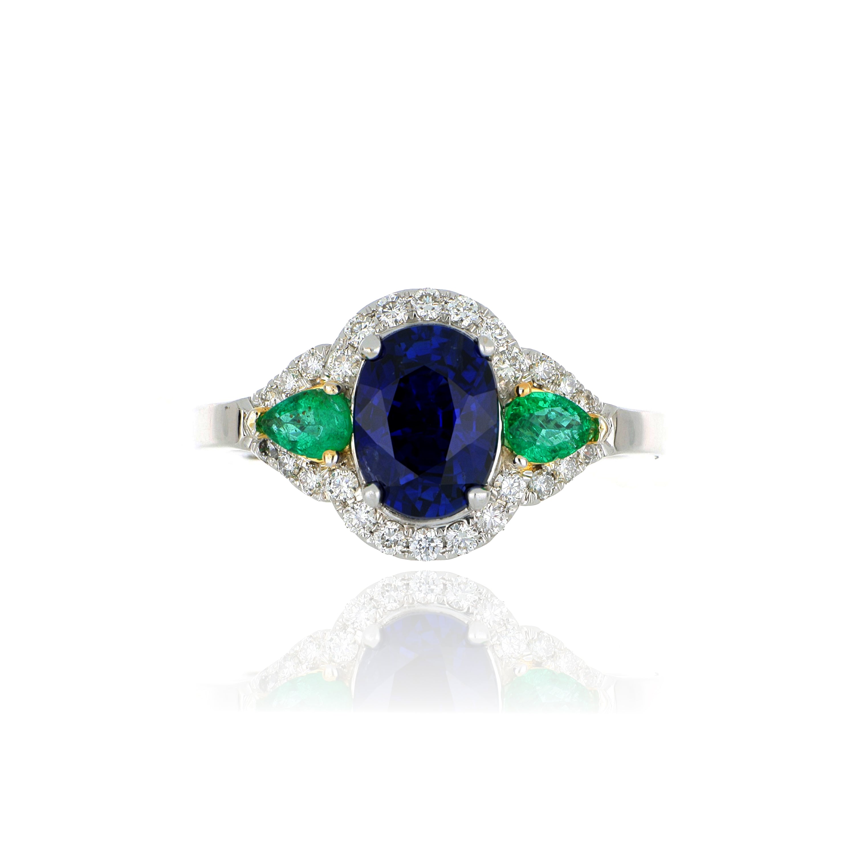 18k White and Yellow Gold Sapphire and Emerald Ring