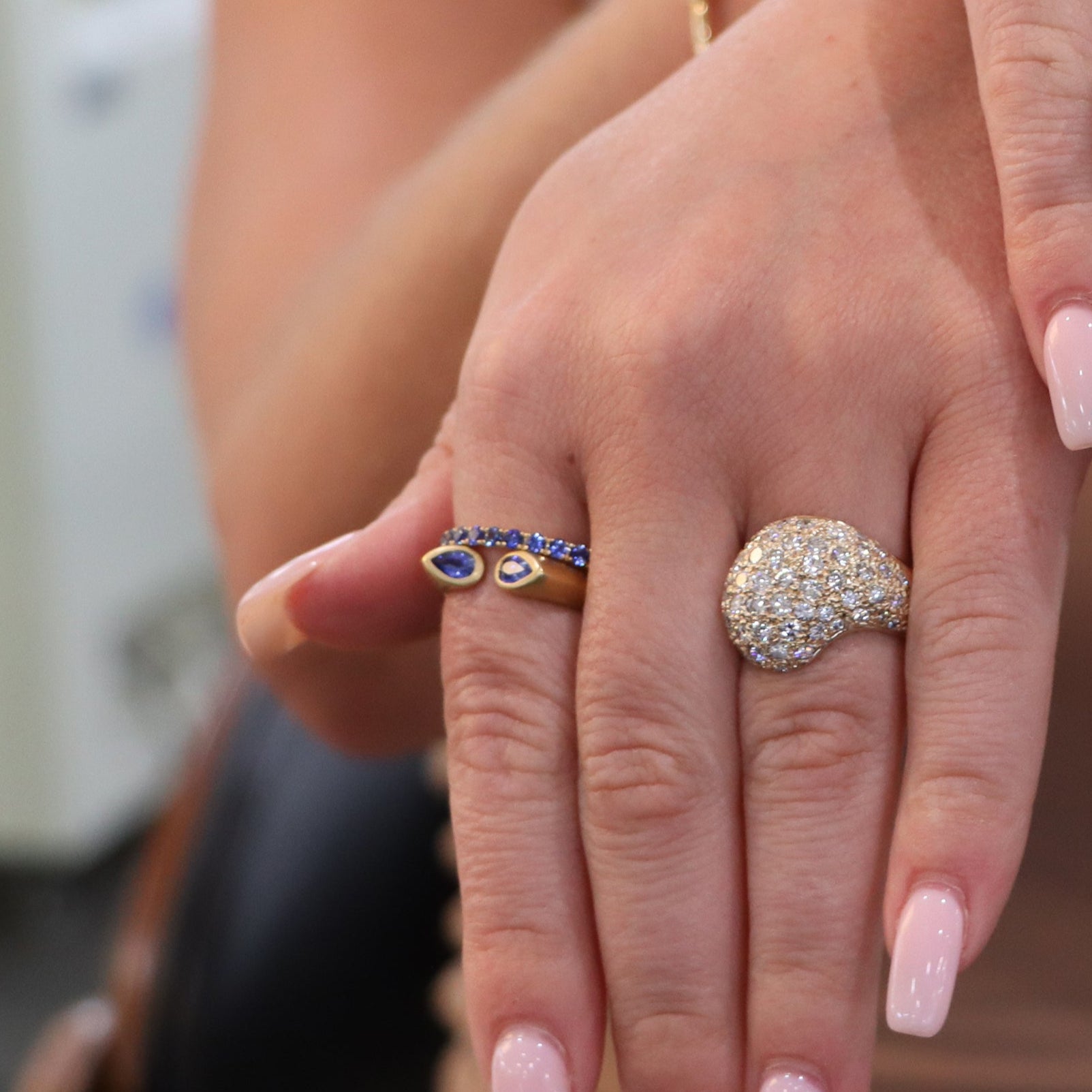 18k Yellow Gold Blue Sapphire Ring
