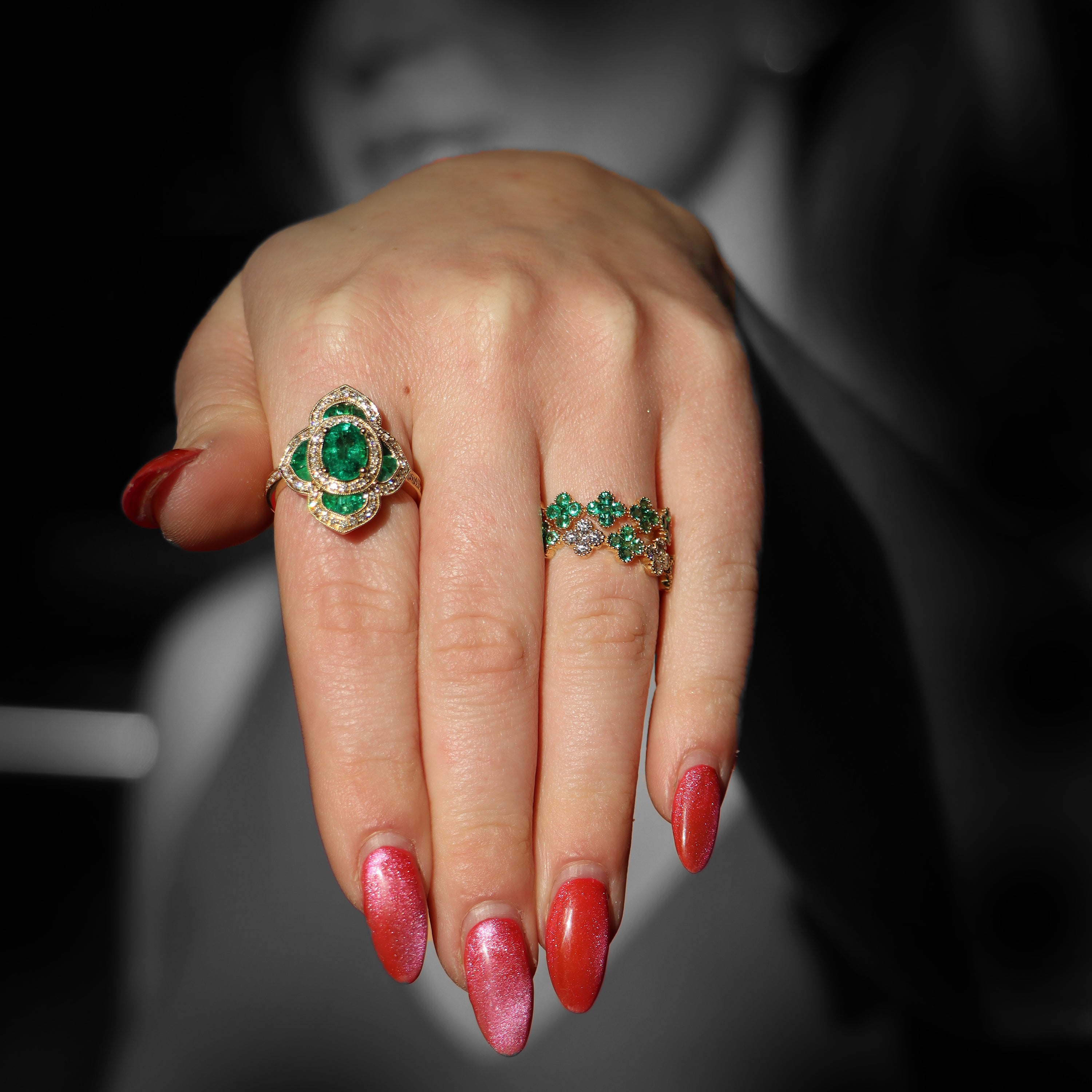 18k Yellow Gold Emerald and Diamond Motif Ring