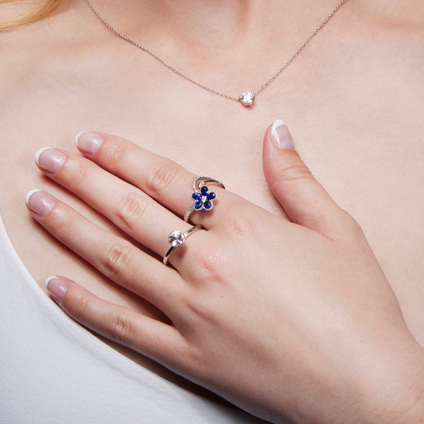 18k White Gold Blue Sapphire and Diamond Flower Ring