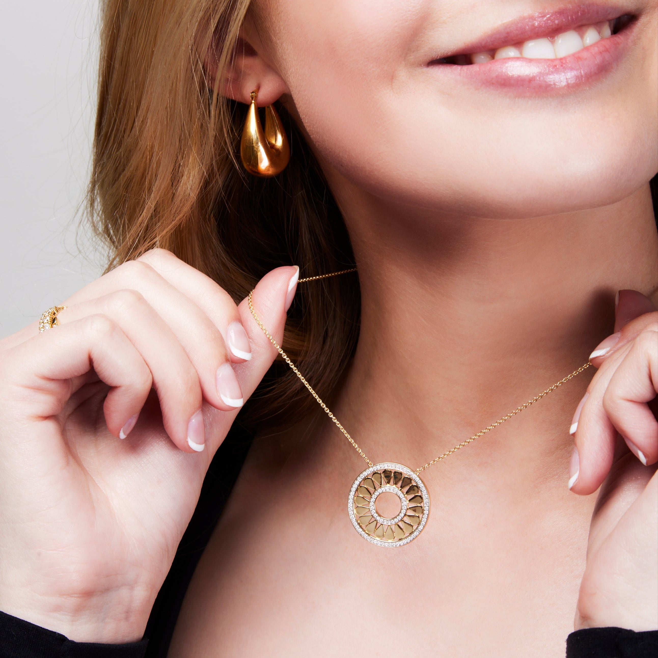 18k Yellow Gold Diamond Necklace