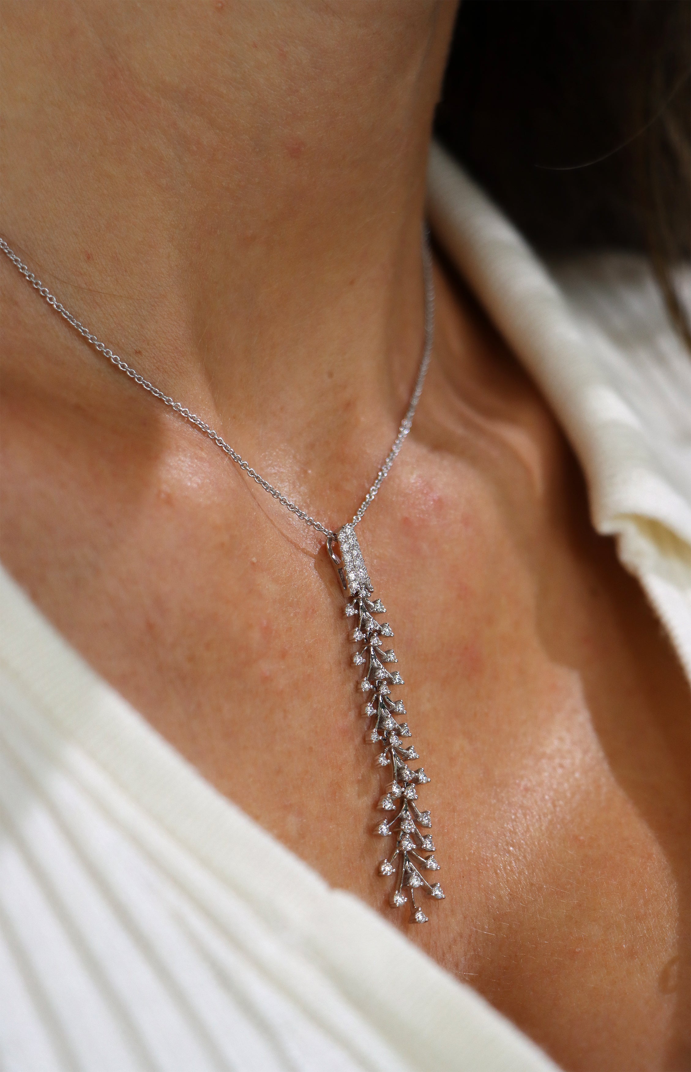 18k White Gold Diamond Pendant