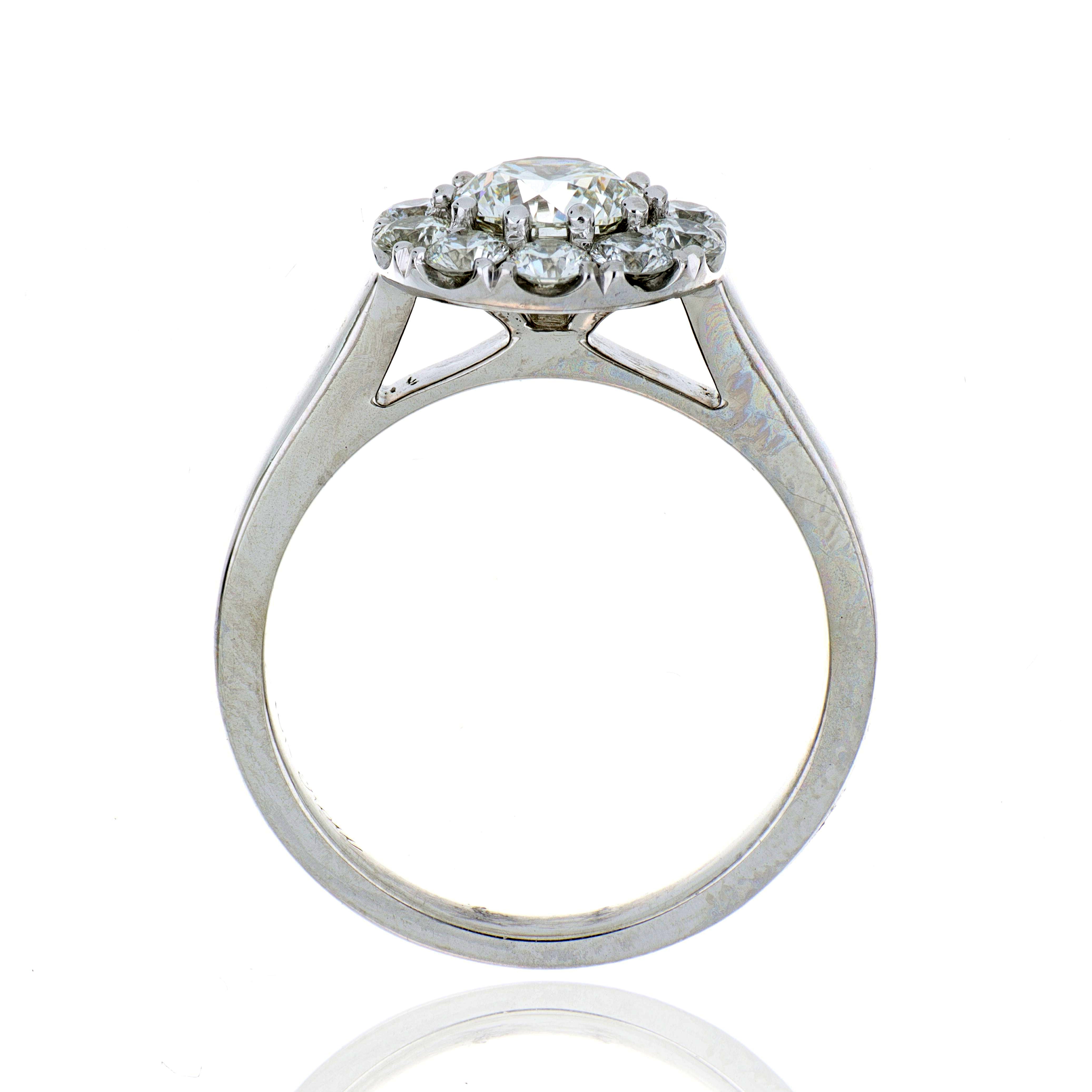 18k White Gold Simple Solitaire Halo Engagement Ring