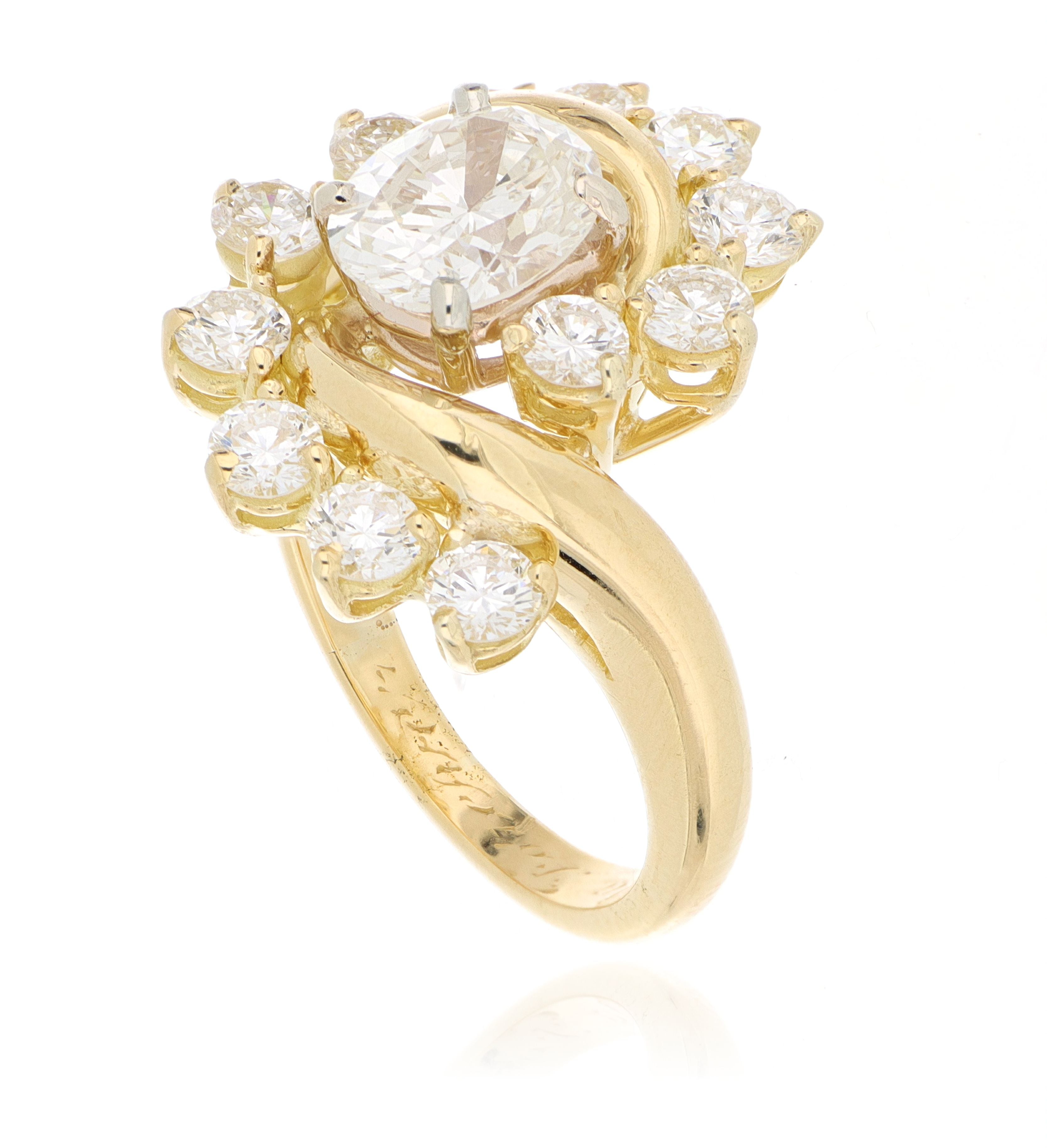 18k Yellow Gold Oval Diamond Ring
