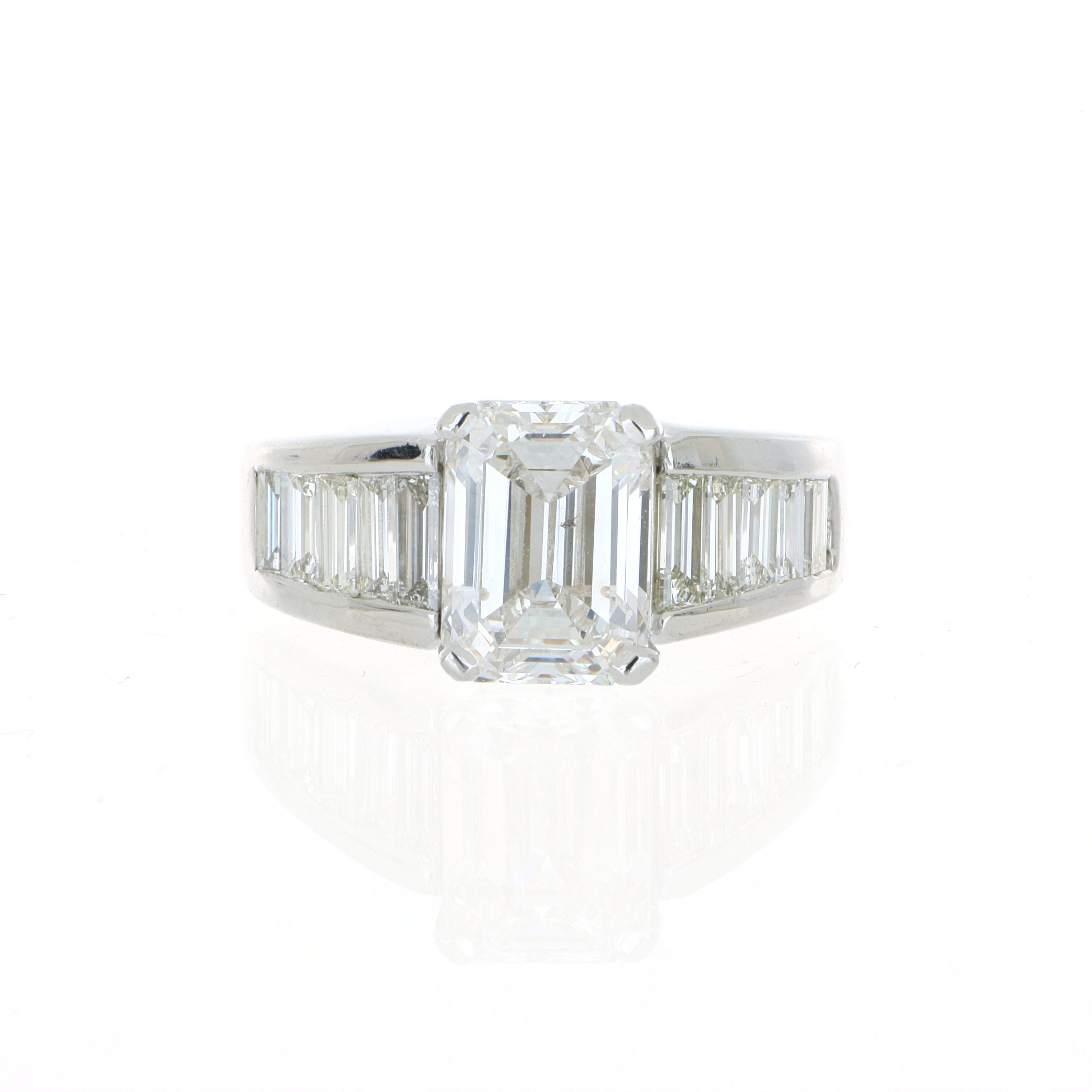 18k White Gold Emerald Cut Engagement Ring