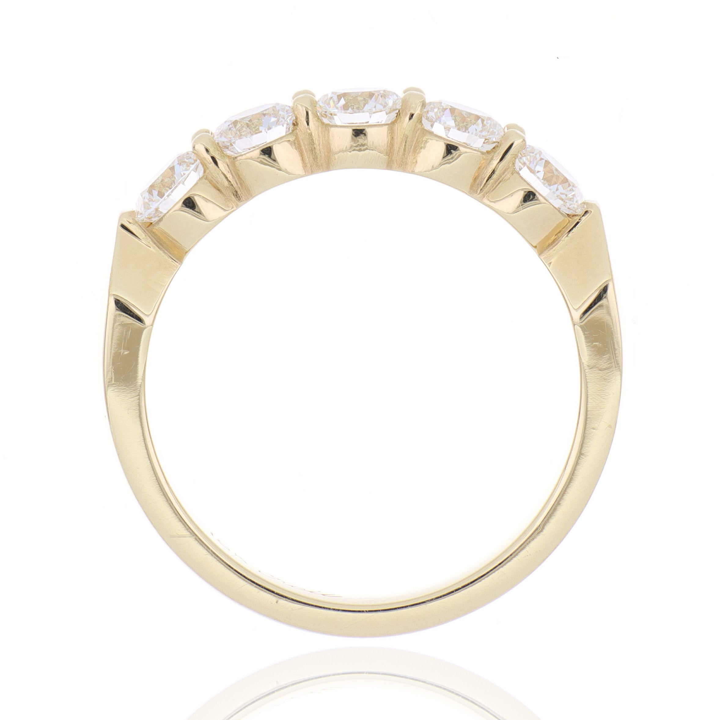 18k Yellow Gold Diamond Wedding Band