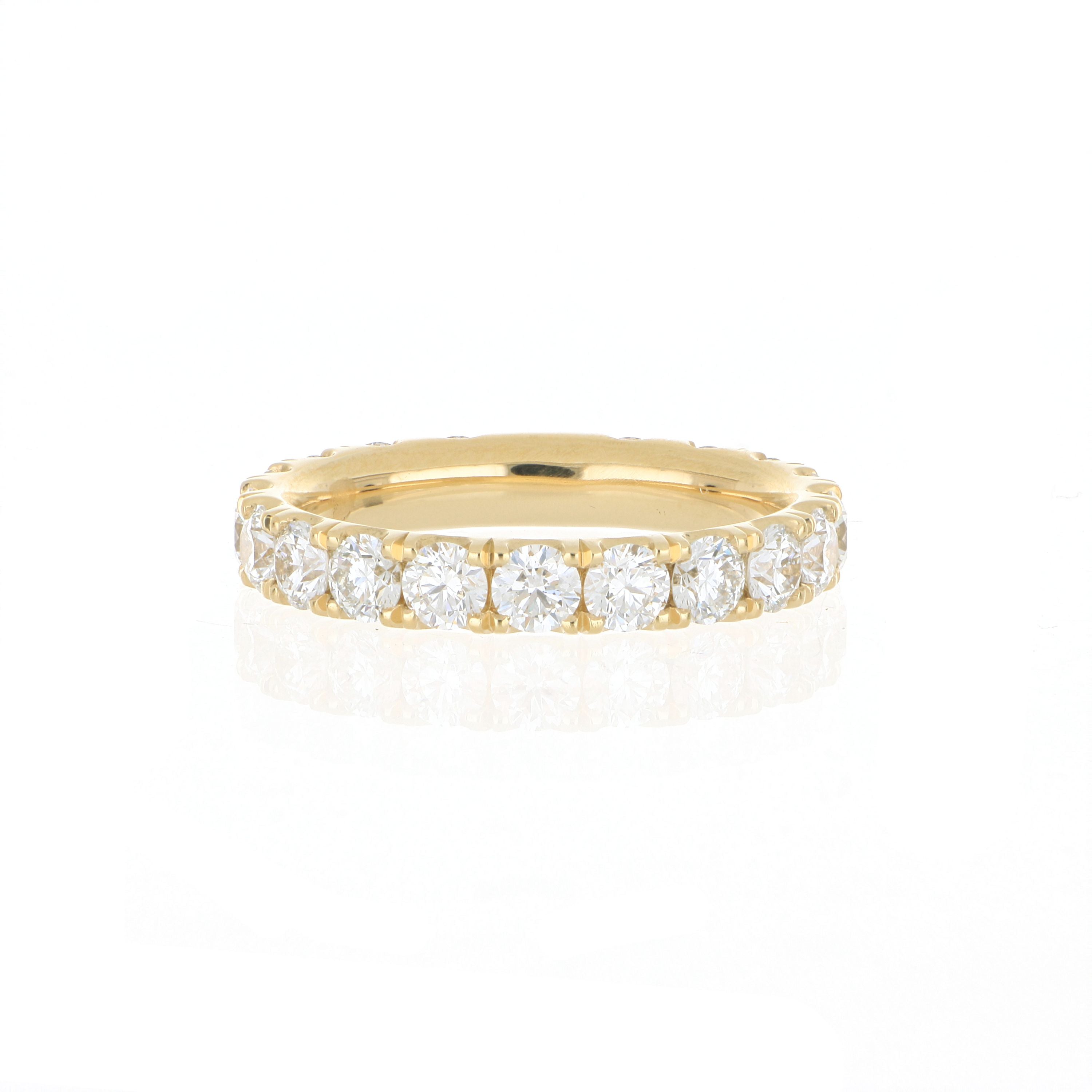 18k Yellow Gold Diamond Wedding Band