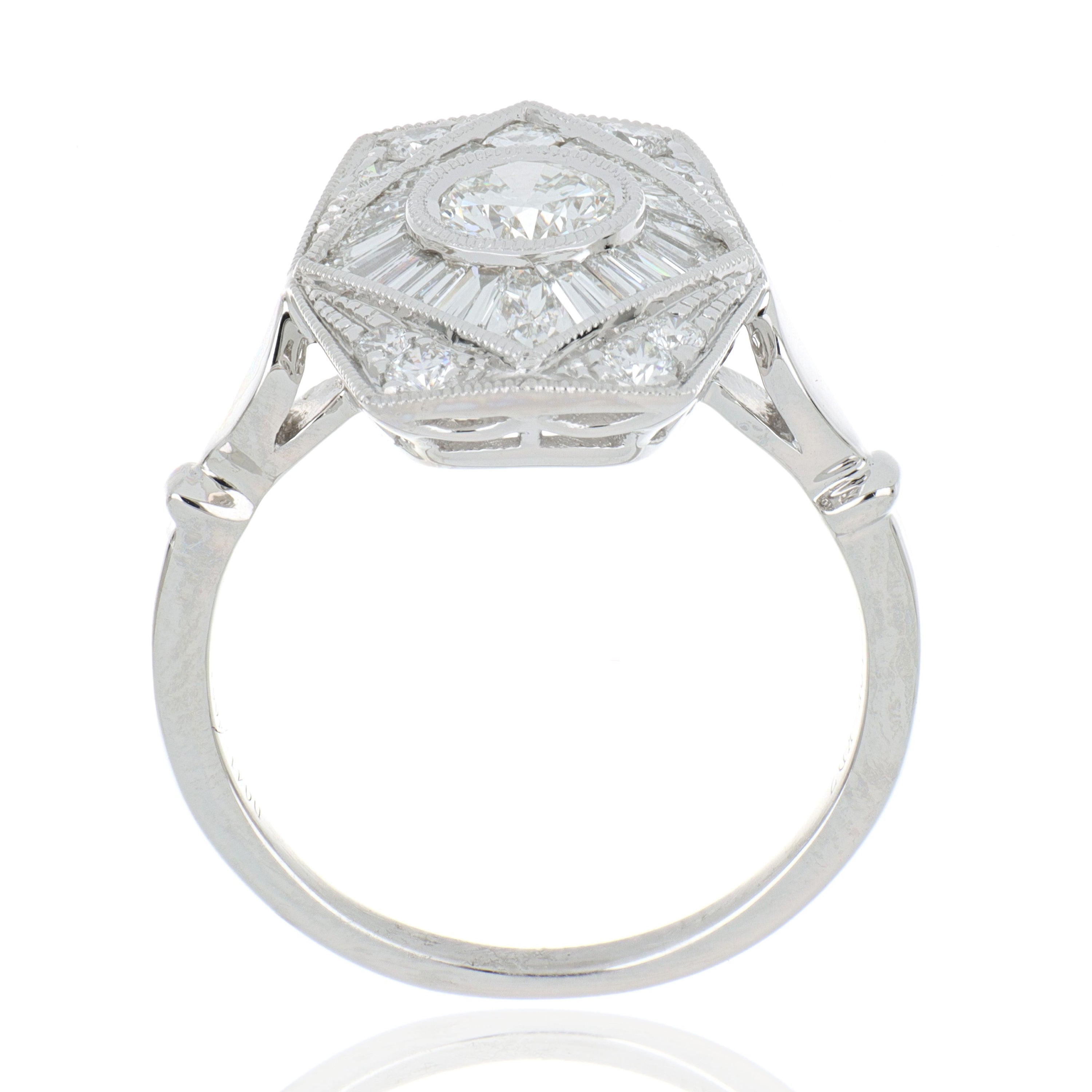 18k White Gold Diamond Fashion Ring