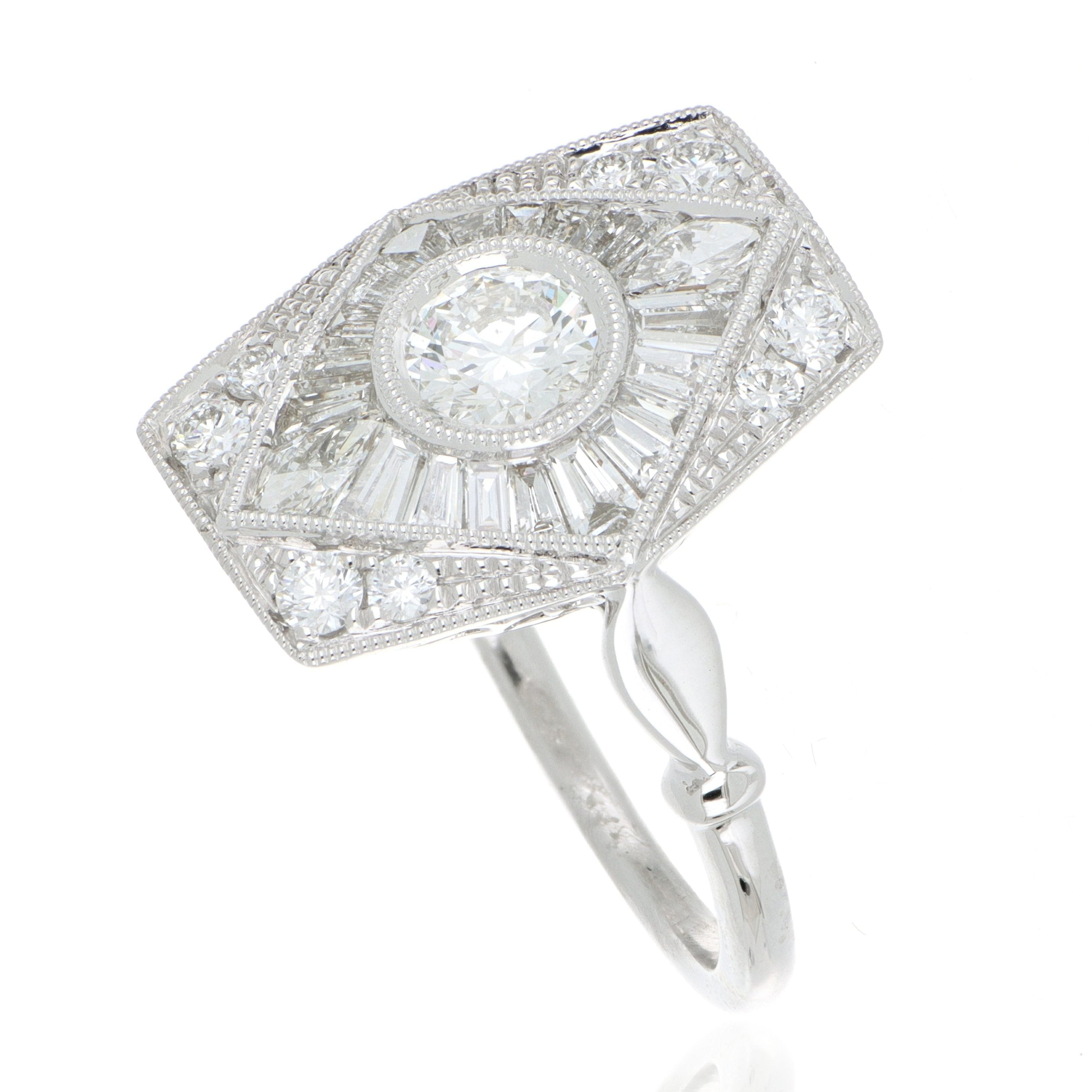 18k White Gold Diamond Fashion Ring