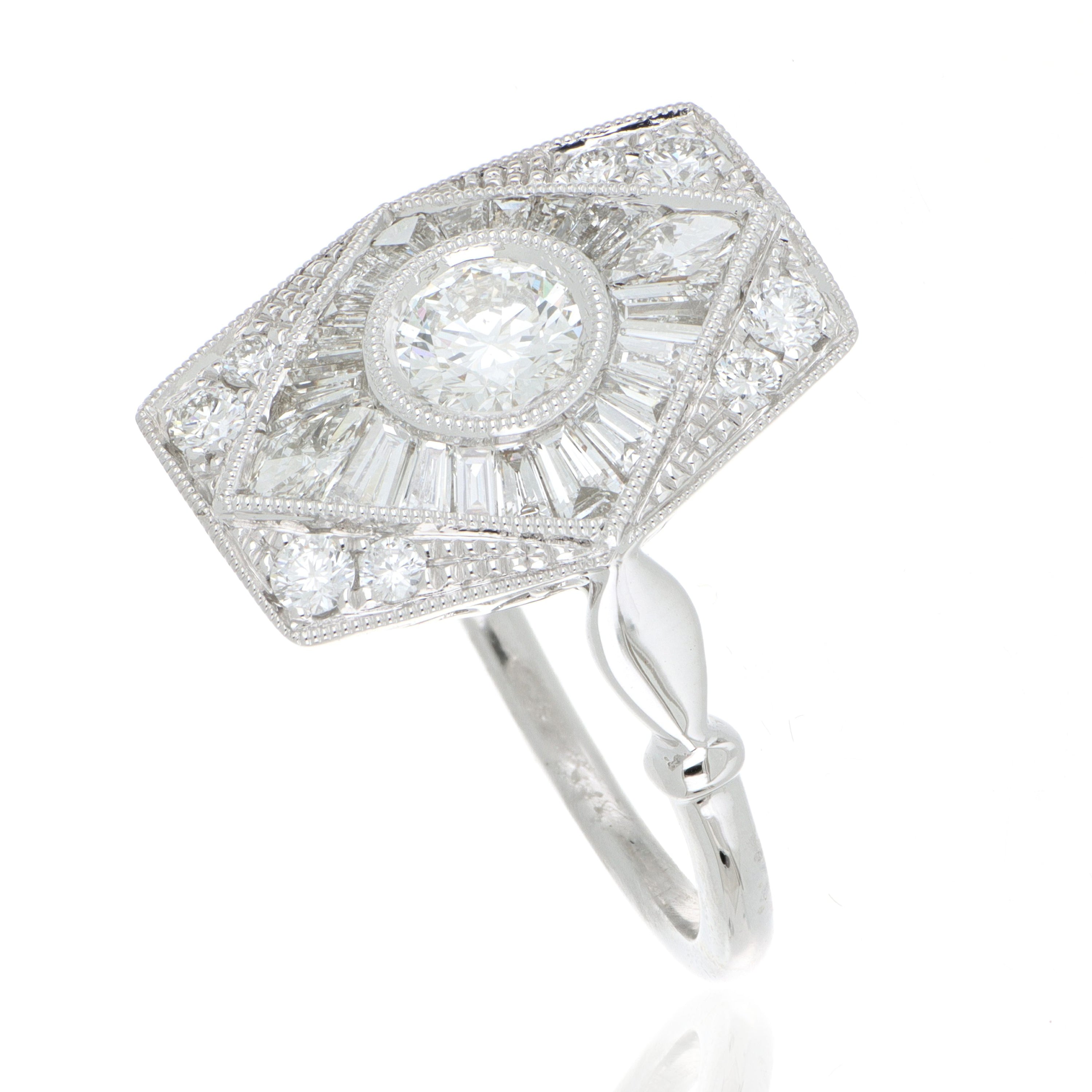 18k White Gold Diamond Fashion Ring