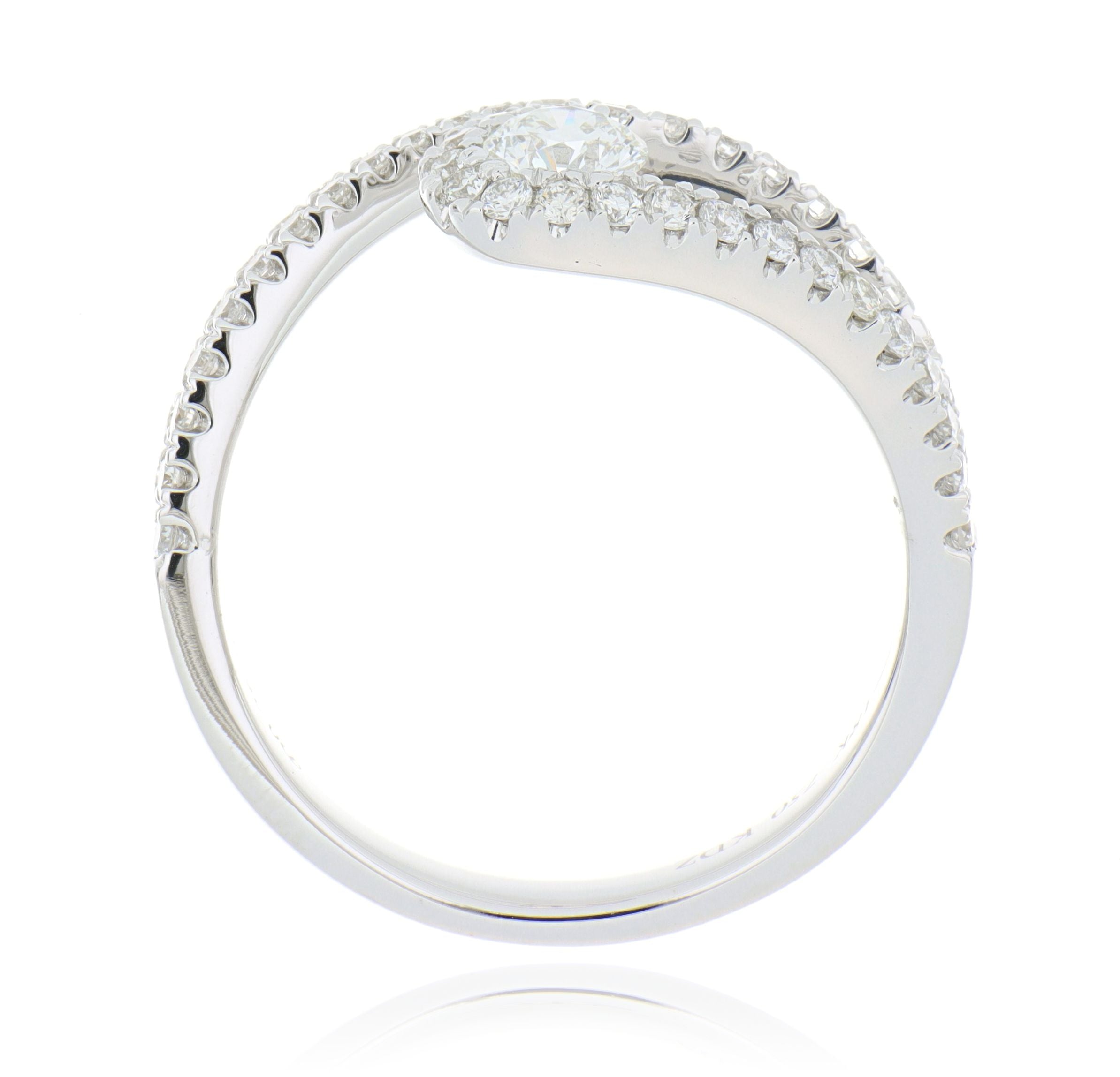 18k White Gold Diamond Fashion Ring