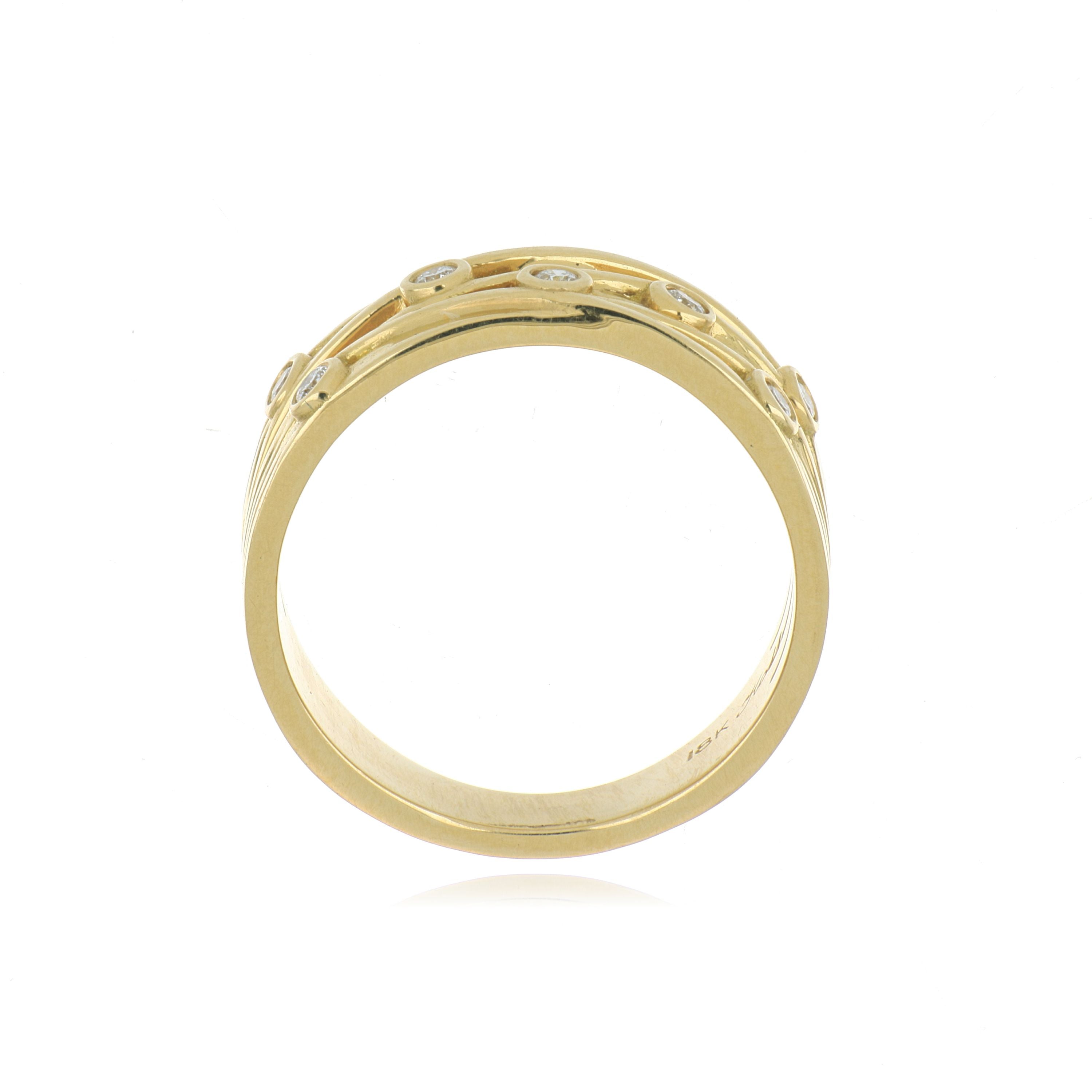 18k Yellow Gold Diamond Fashion Ring