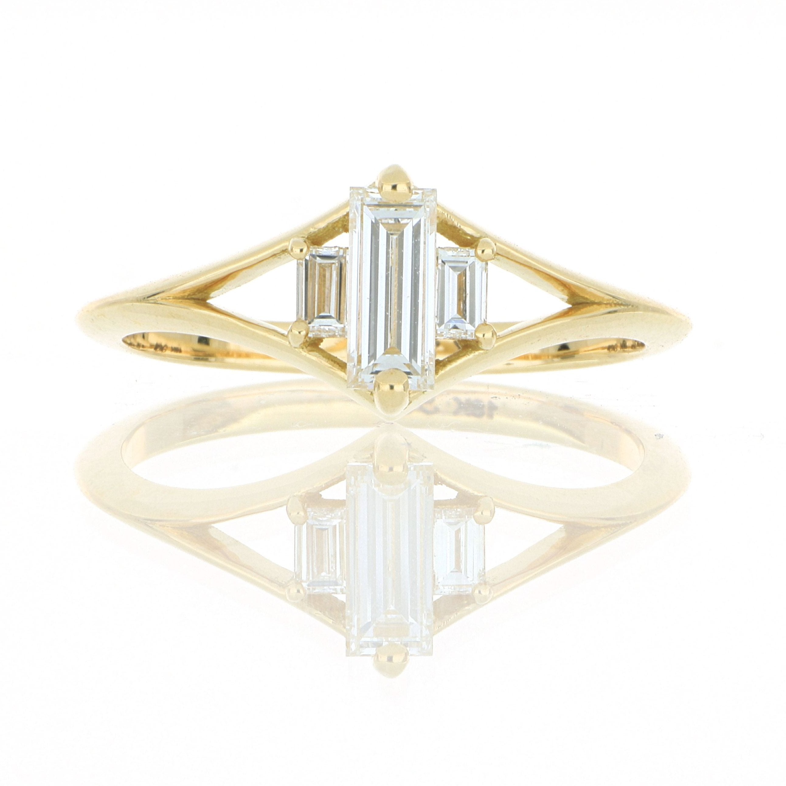 18k Yellow Gold Diamond Fashion Ring