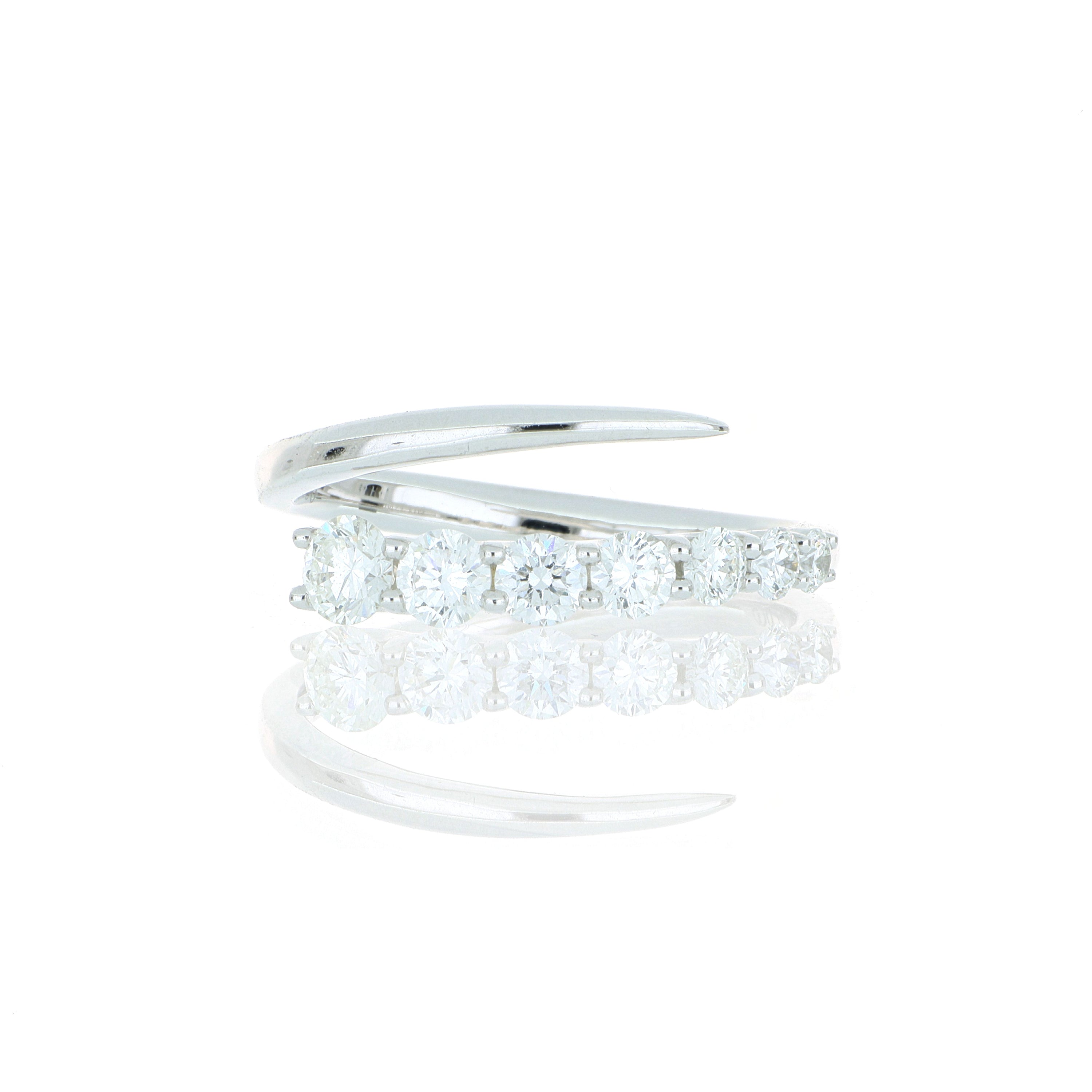 18k White Gold Diamond Fashion Ring