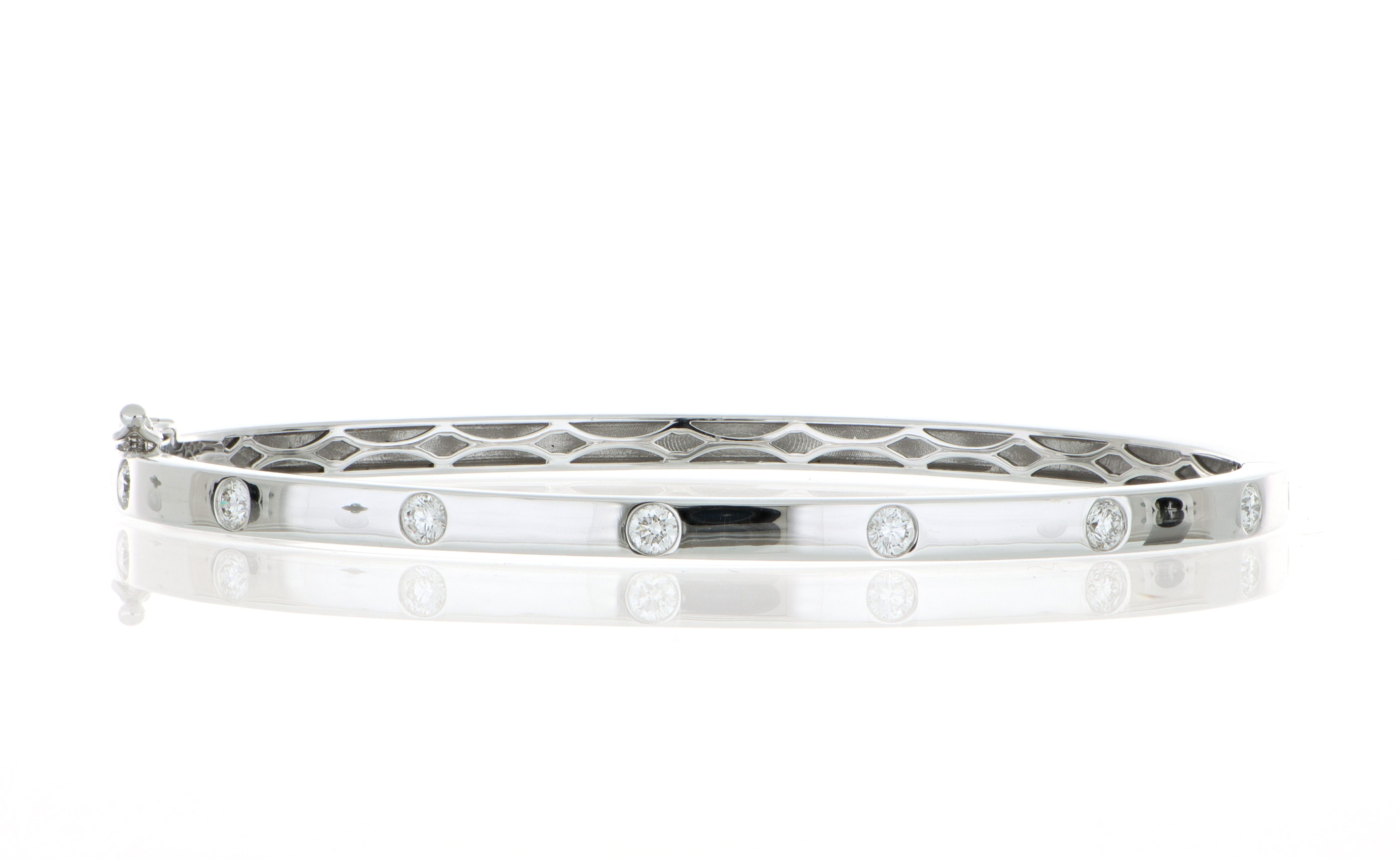 18k White Gold Diamond Bangle Bracelet