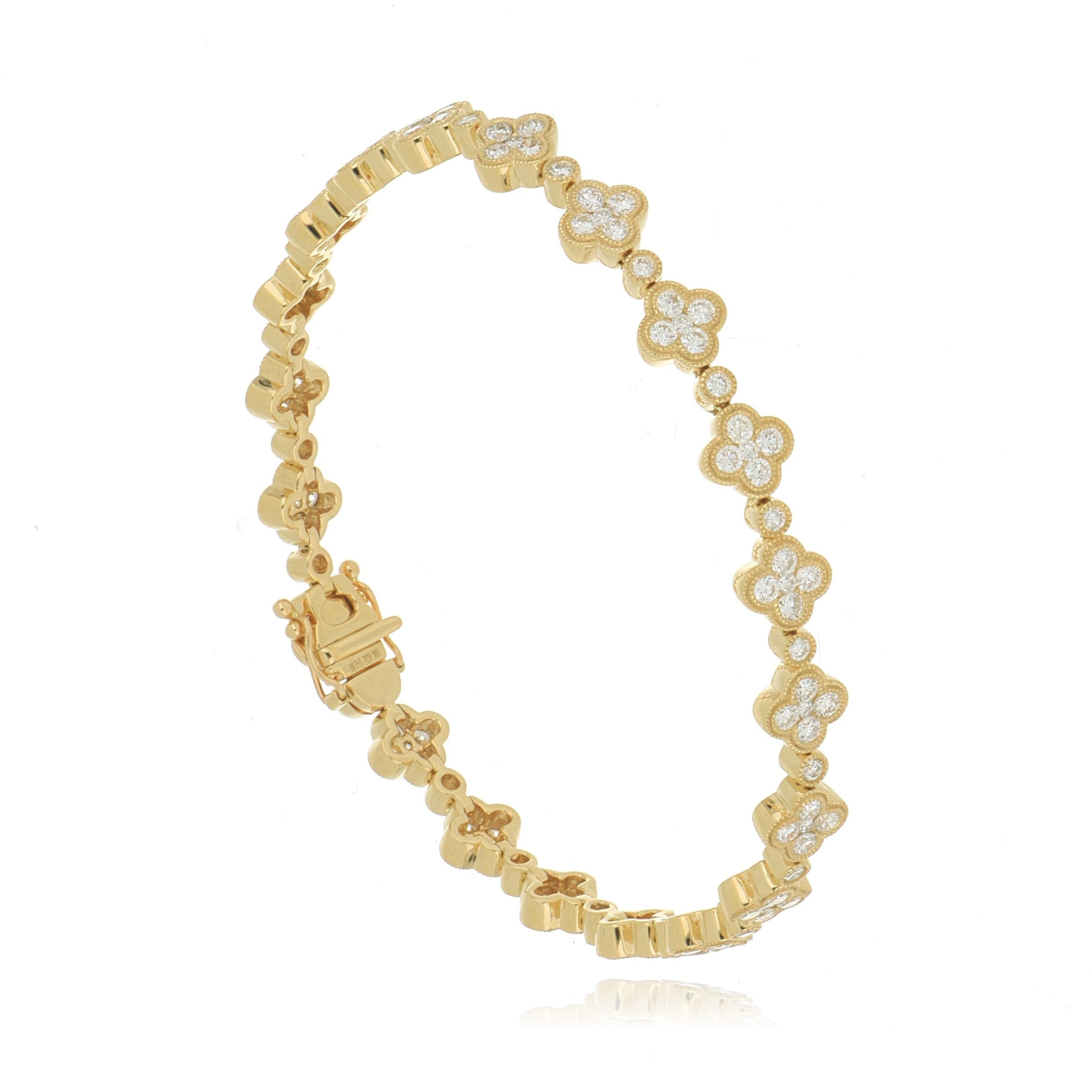 18k Yellow Gold Diamond Accented Clover Motif Bracelet
