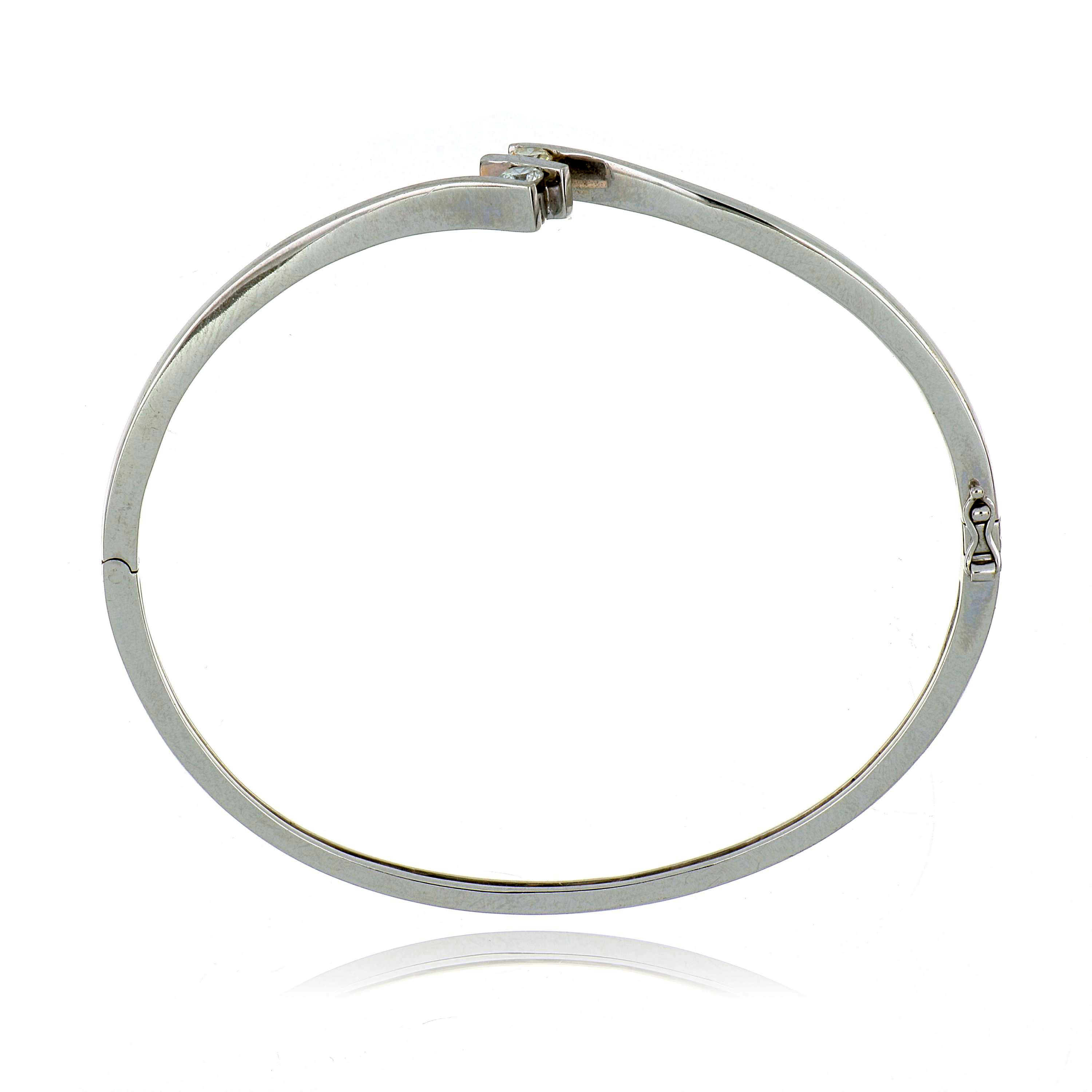 18k White Gold Diamond Bangle