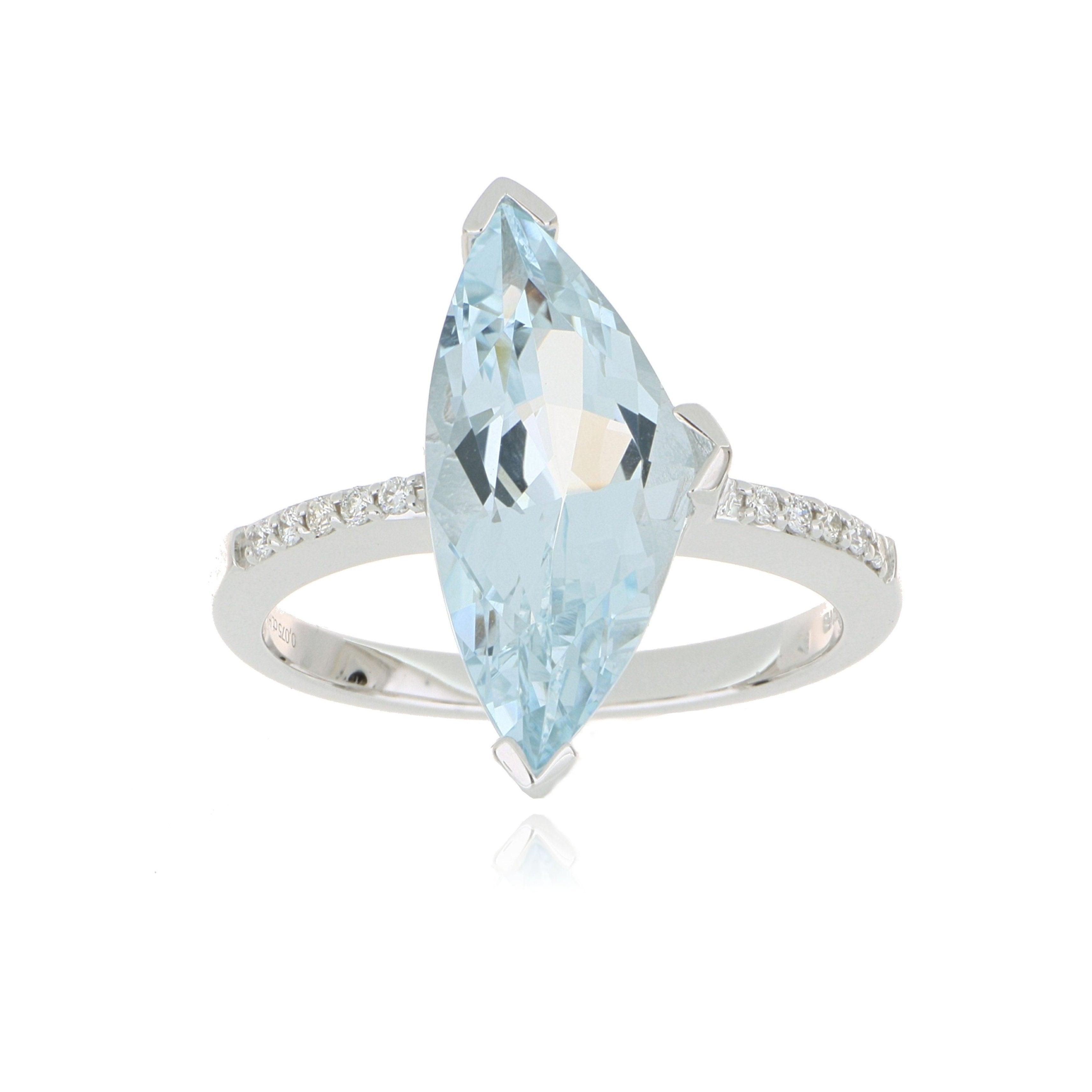 18k White Gold Aquamarine and Diamond Ring