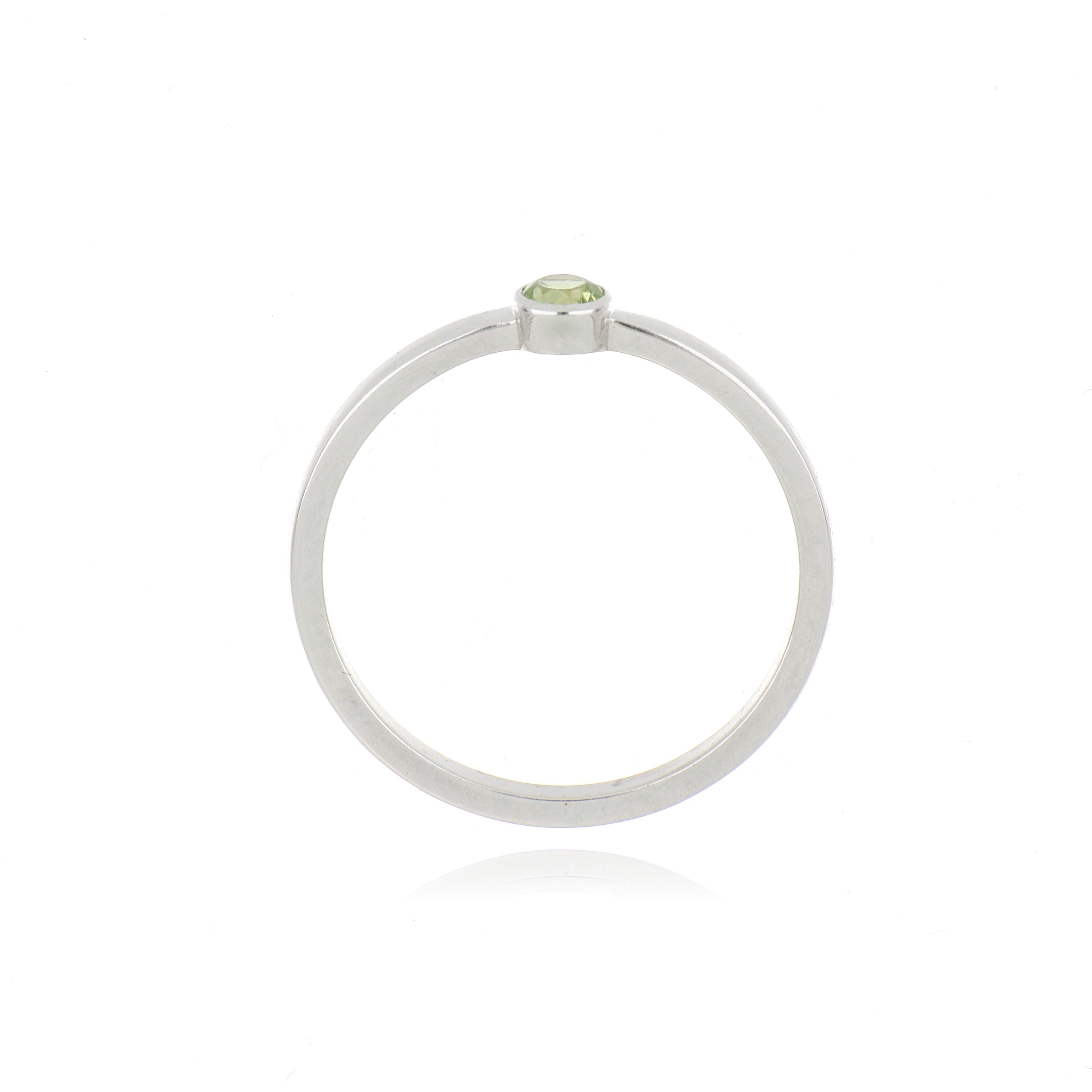 14k White Gold Bezel Peridot Ring