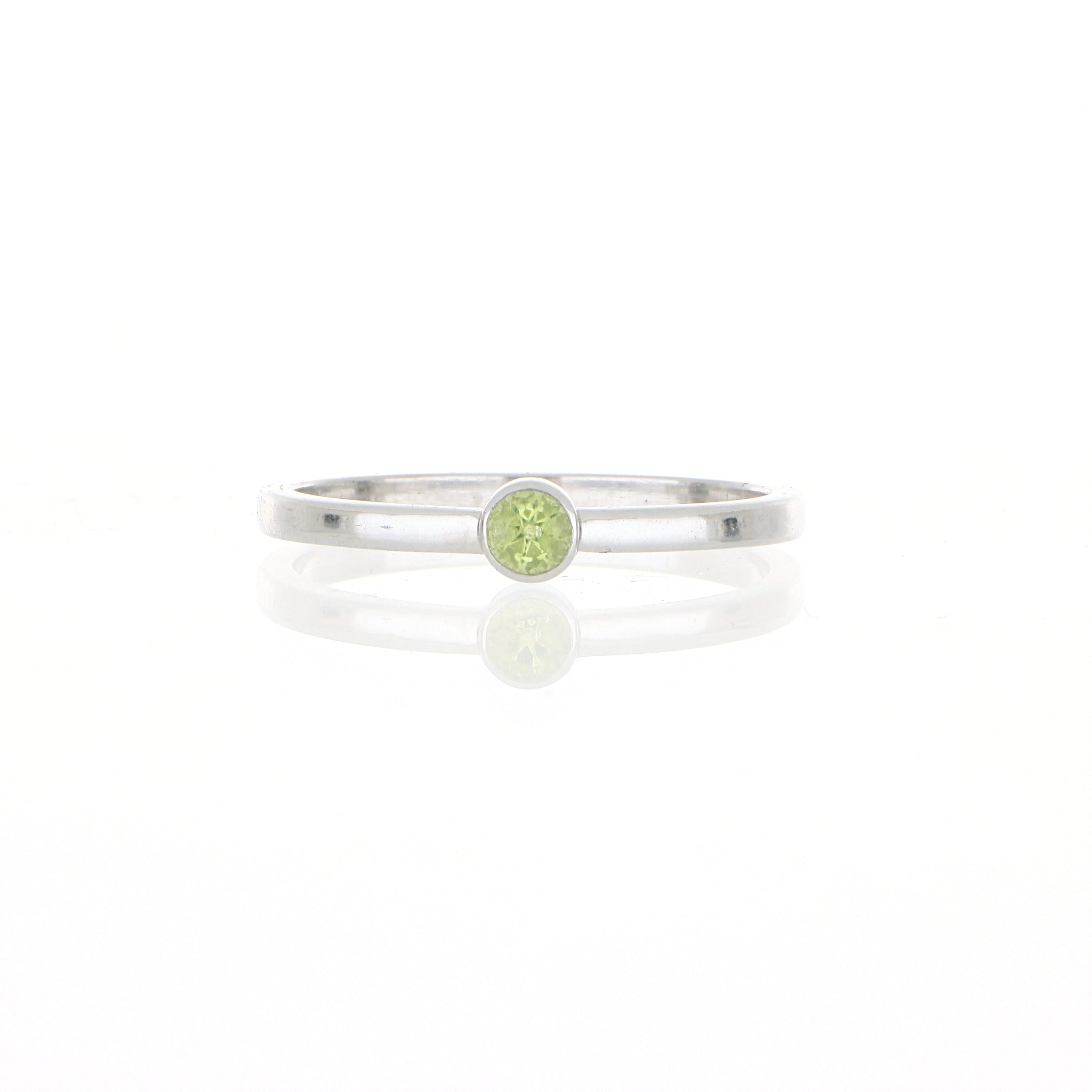 14k White Gold Bezel Peridot Ring