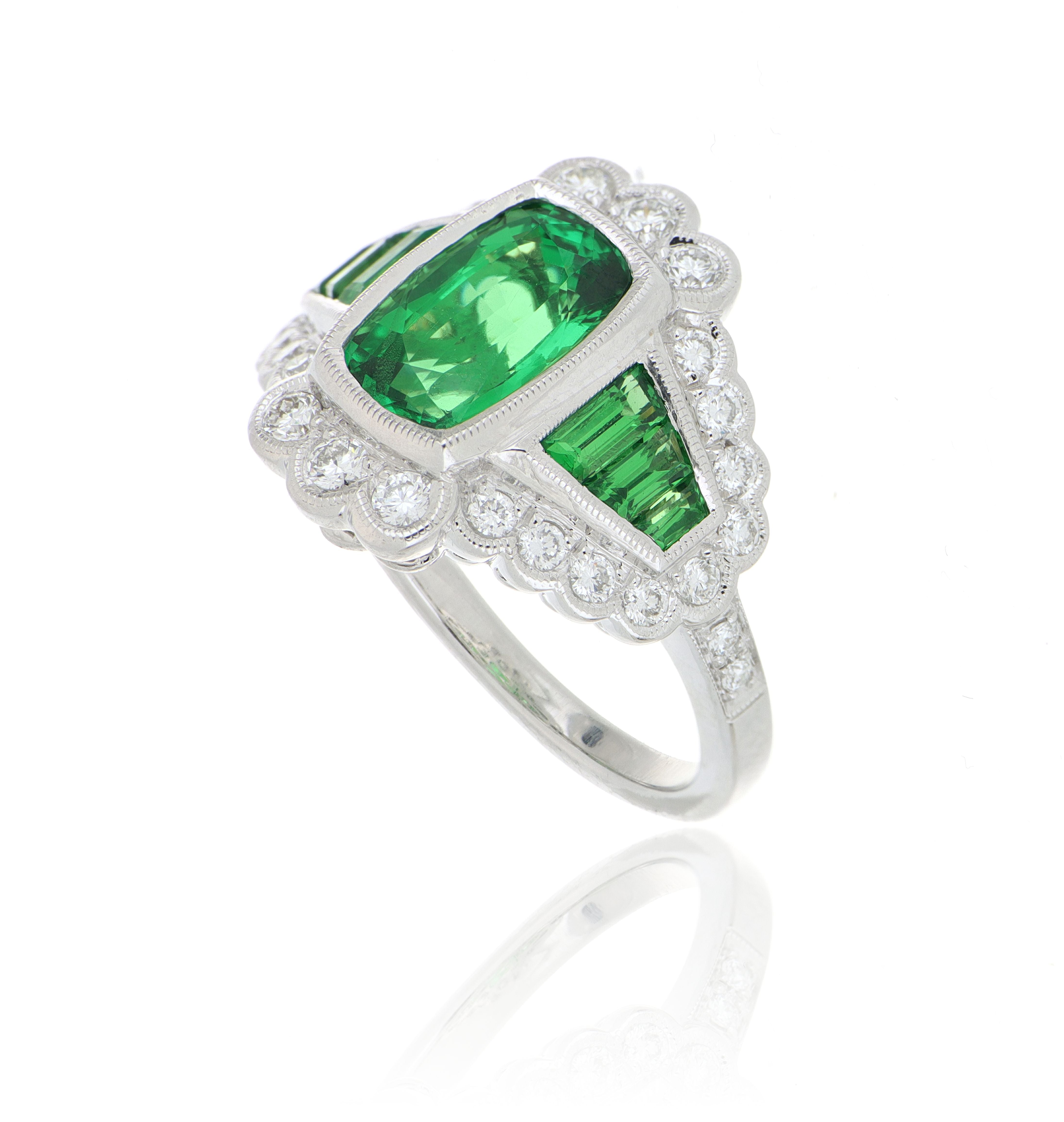 18k White Gold Tsavorite and Diamond Fashion Ring