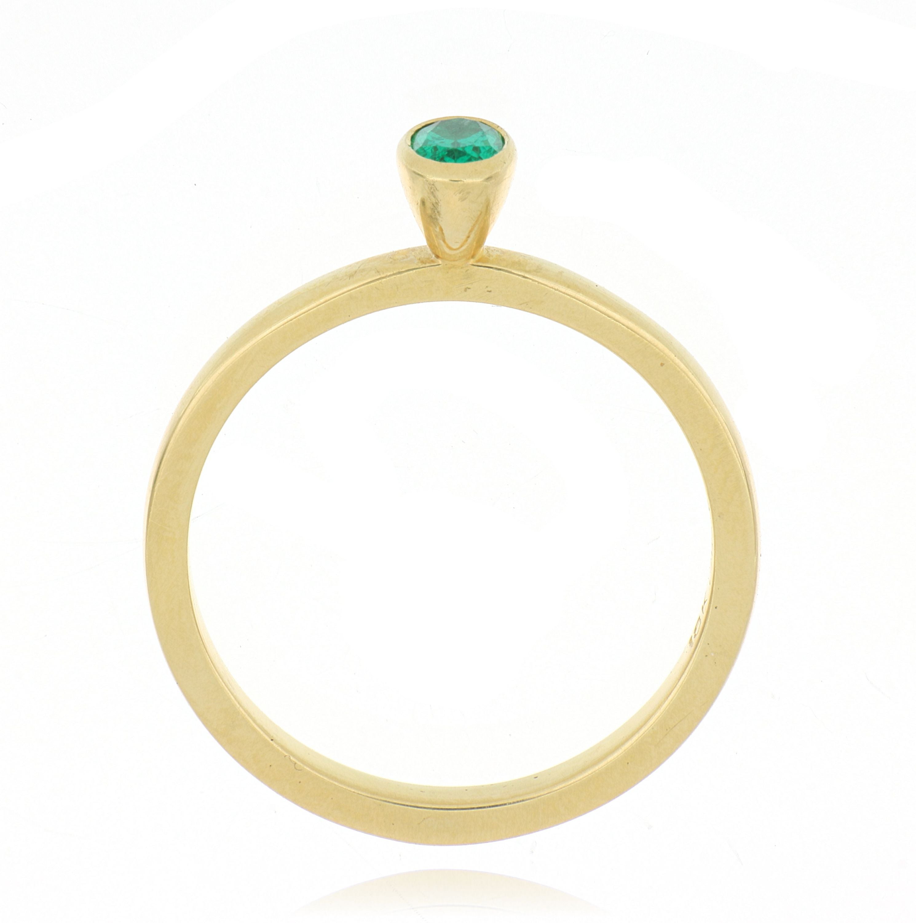 18k Yellow Gold Oval Shaped Emerald Yum Drop Ring