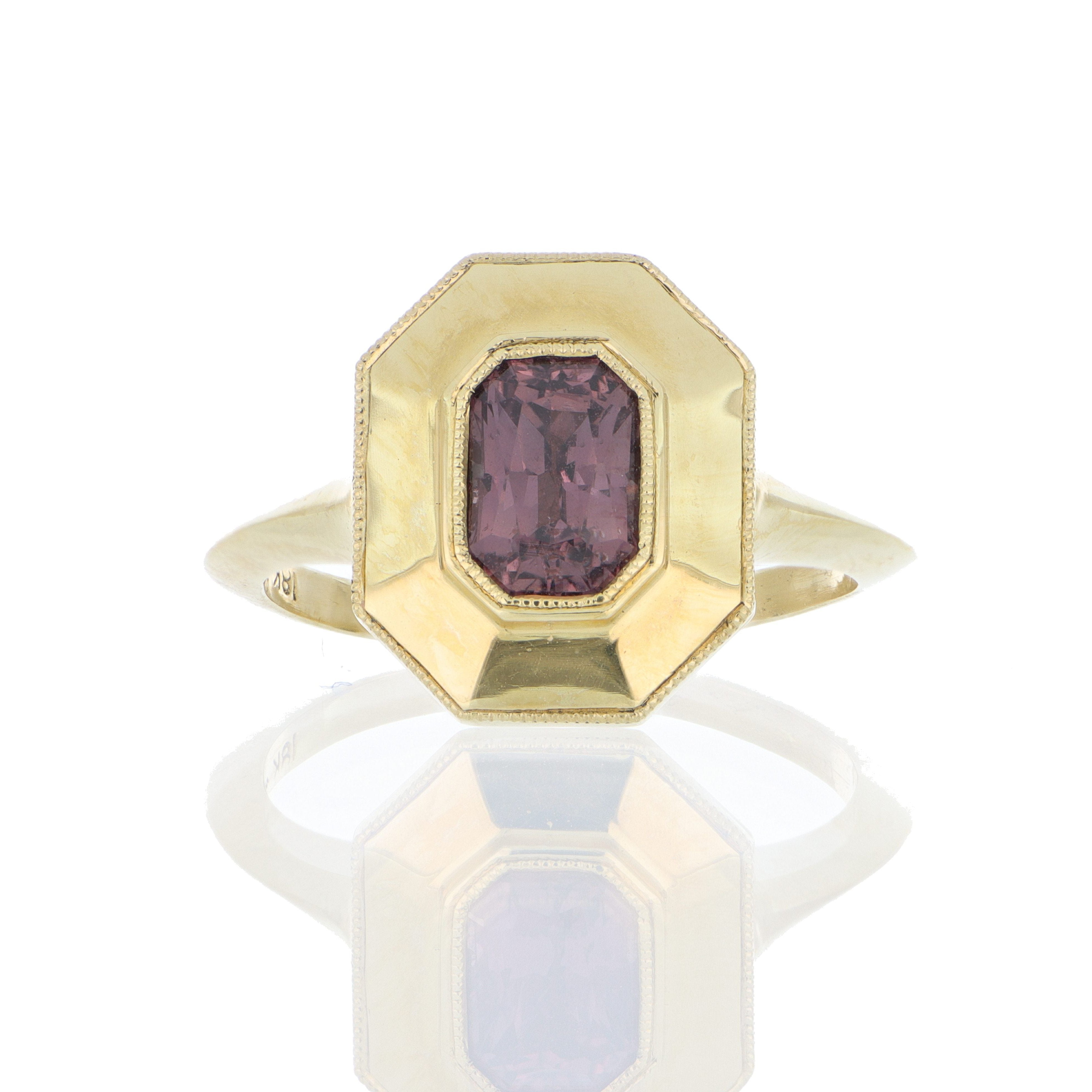 18k Yellow Gold Sapphire Fashion Ring