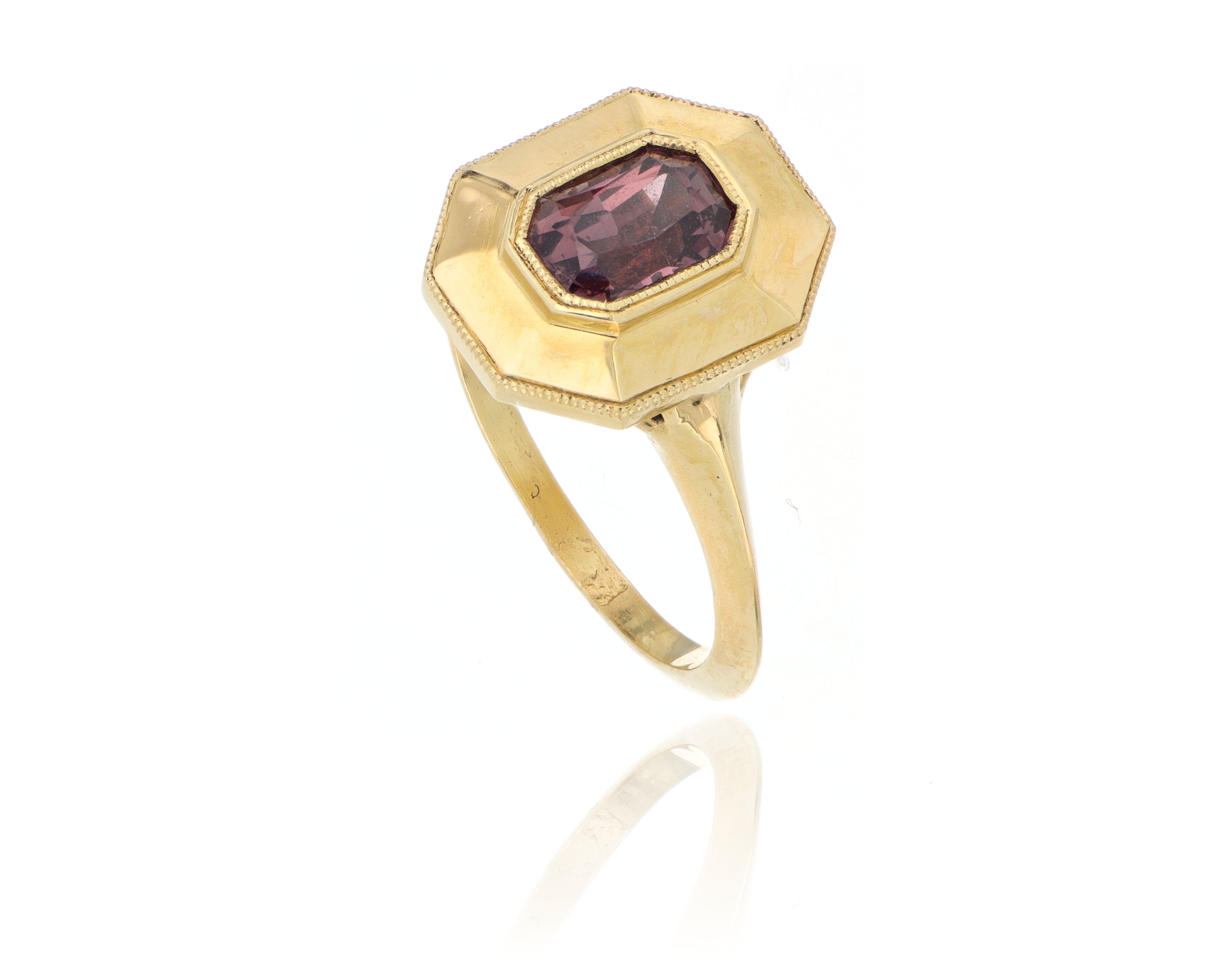 18k Yellow Gold Sapphire Fashion Ring