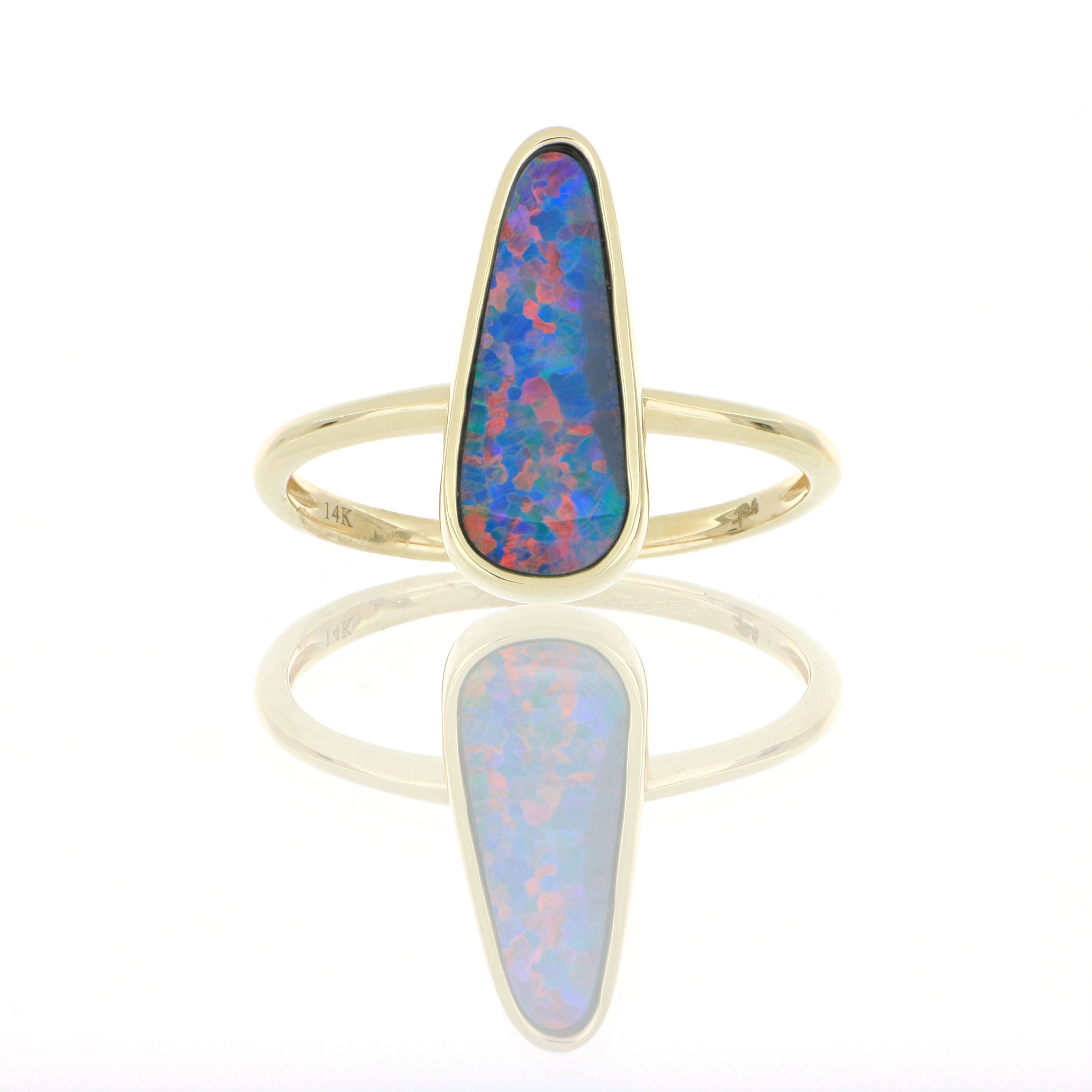 18k Yellow Gold Bezel Set Freeform Opal Ring