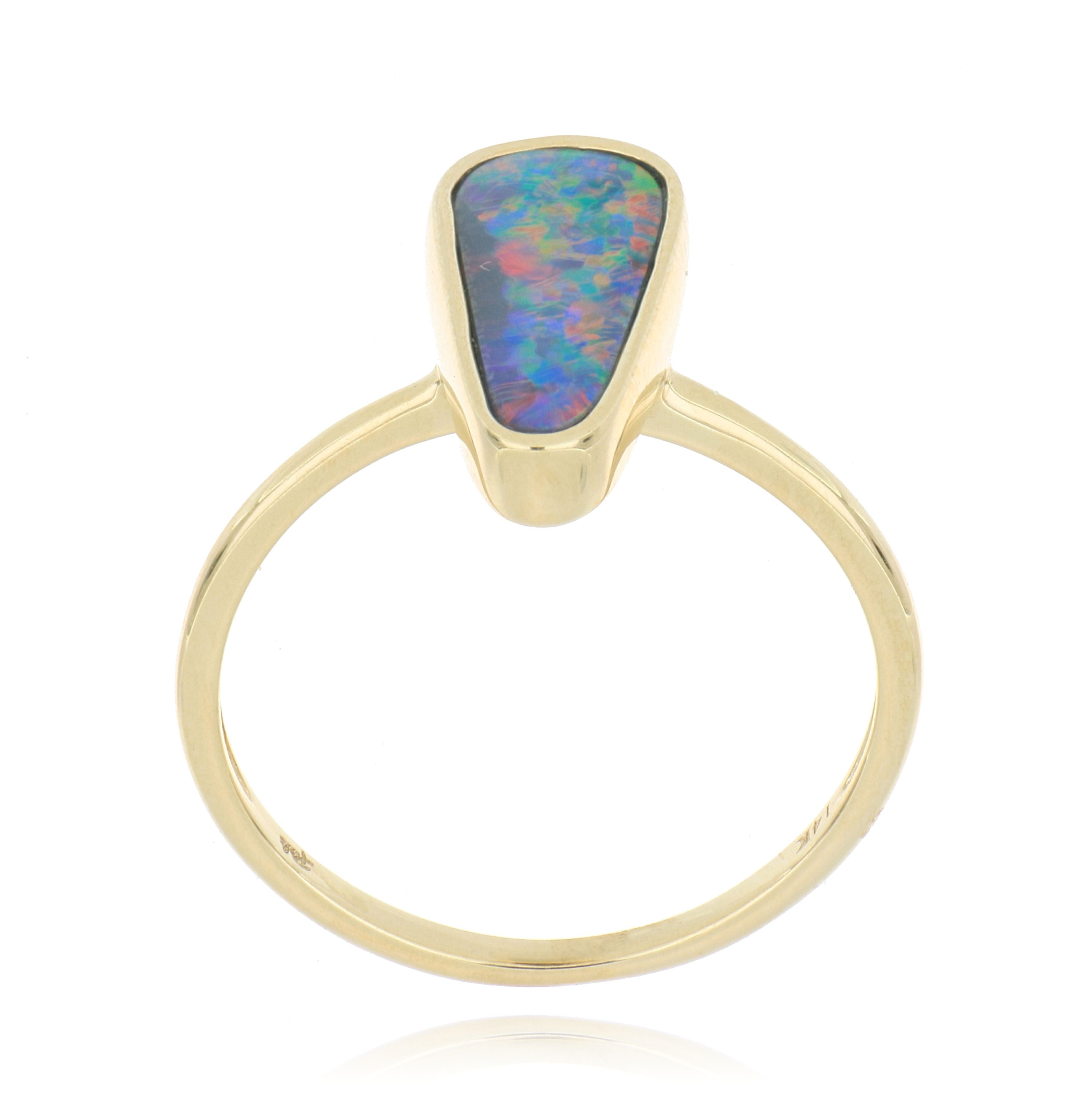 18k Yellow Gold Bezel Set Freeform Opal Ring