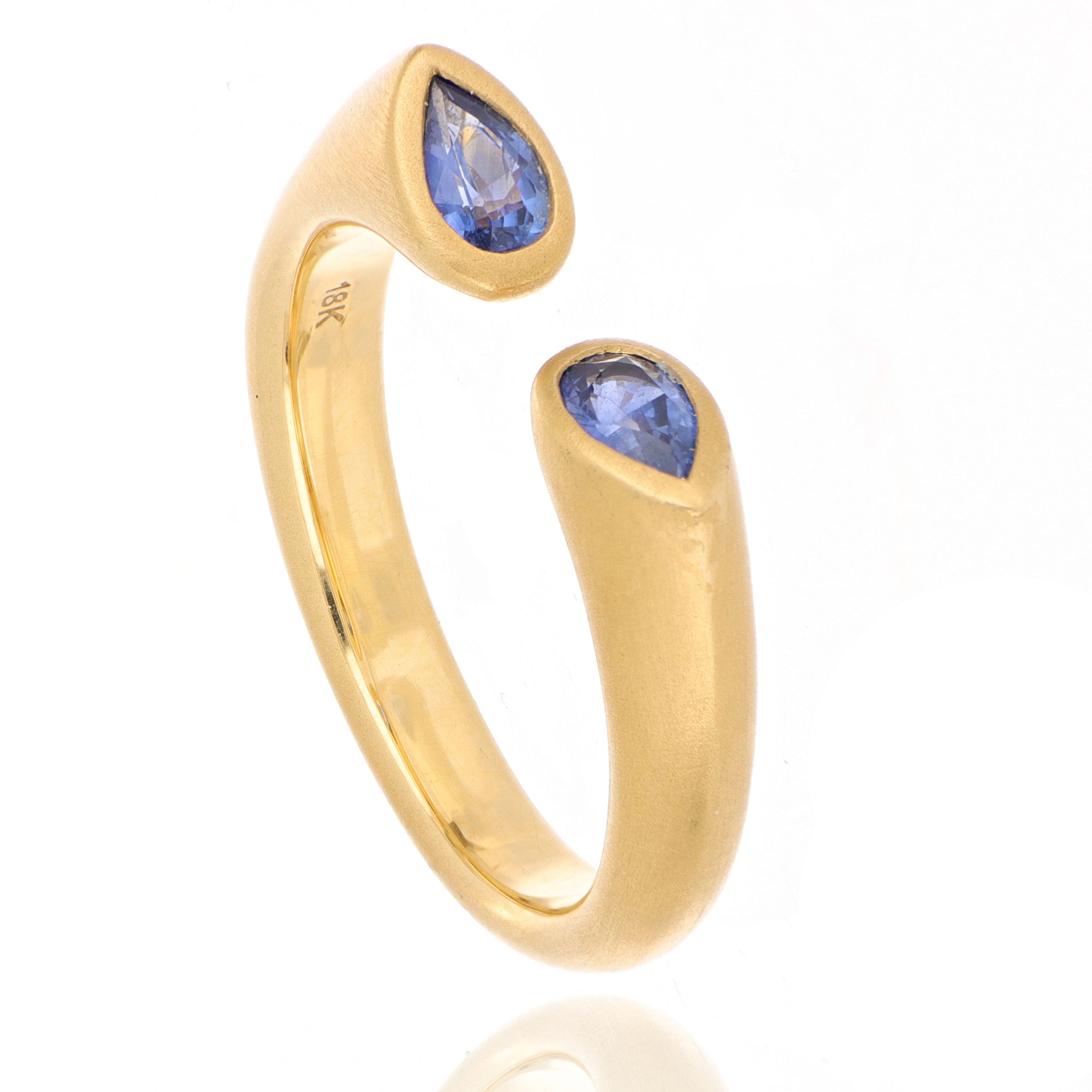 18k Yellow Gold Blue Sapphire Ring