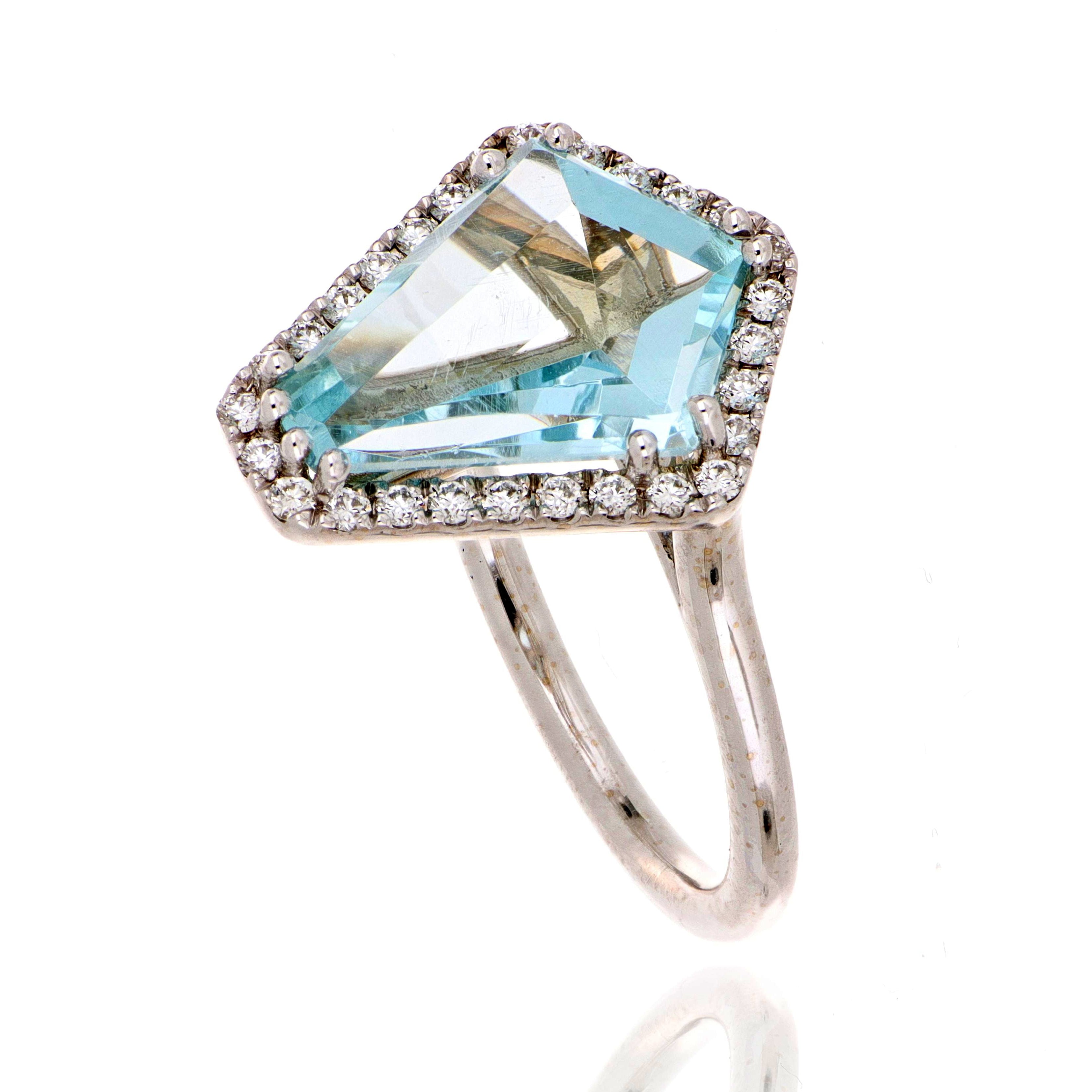 18k White Gold Kite Shaped Aquamarine and Diamond Ring