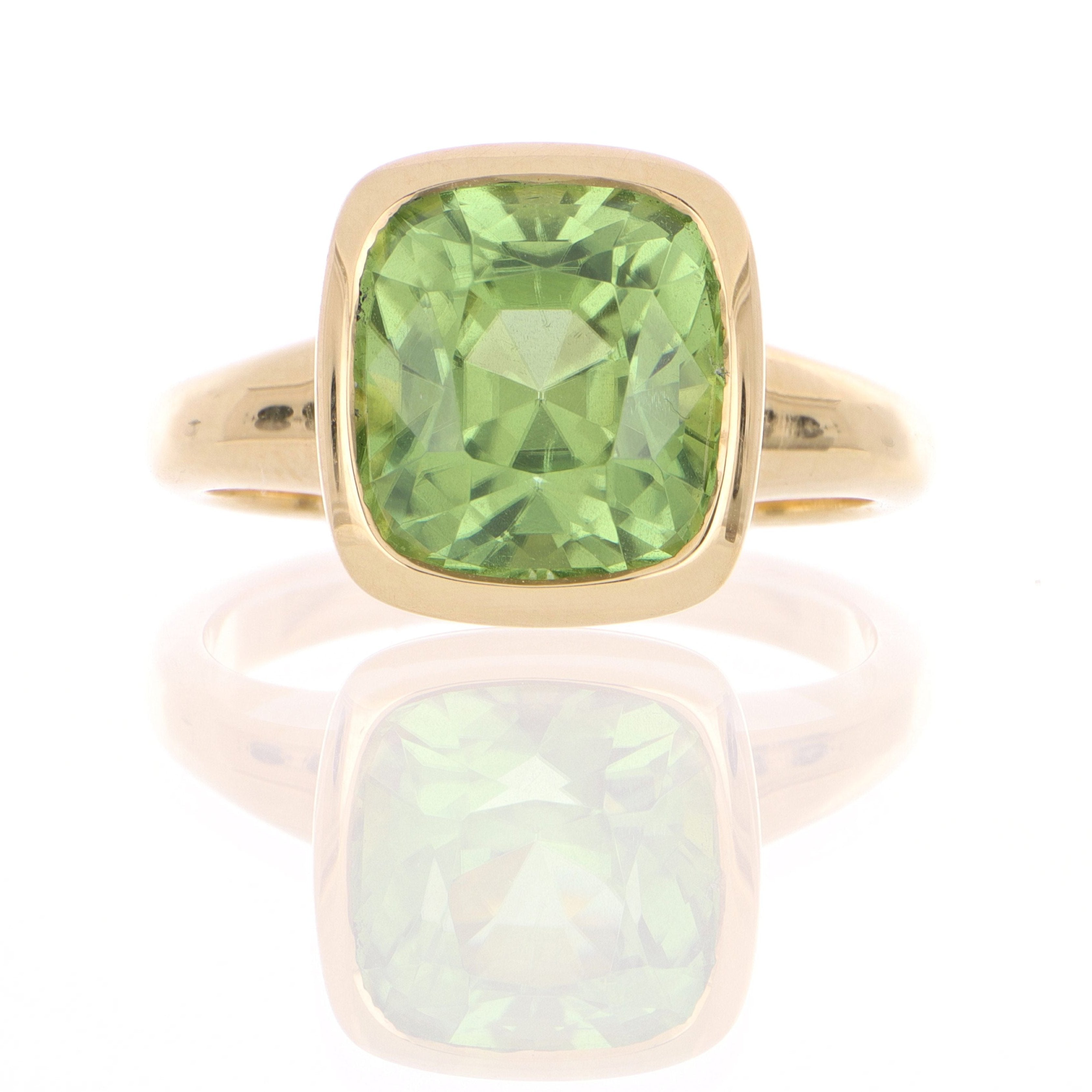 18k Yellow Gold Cushion Shaped Peridot Ring