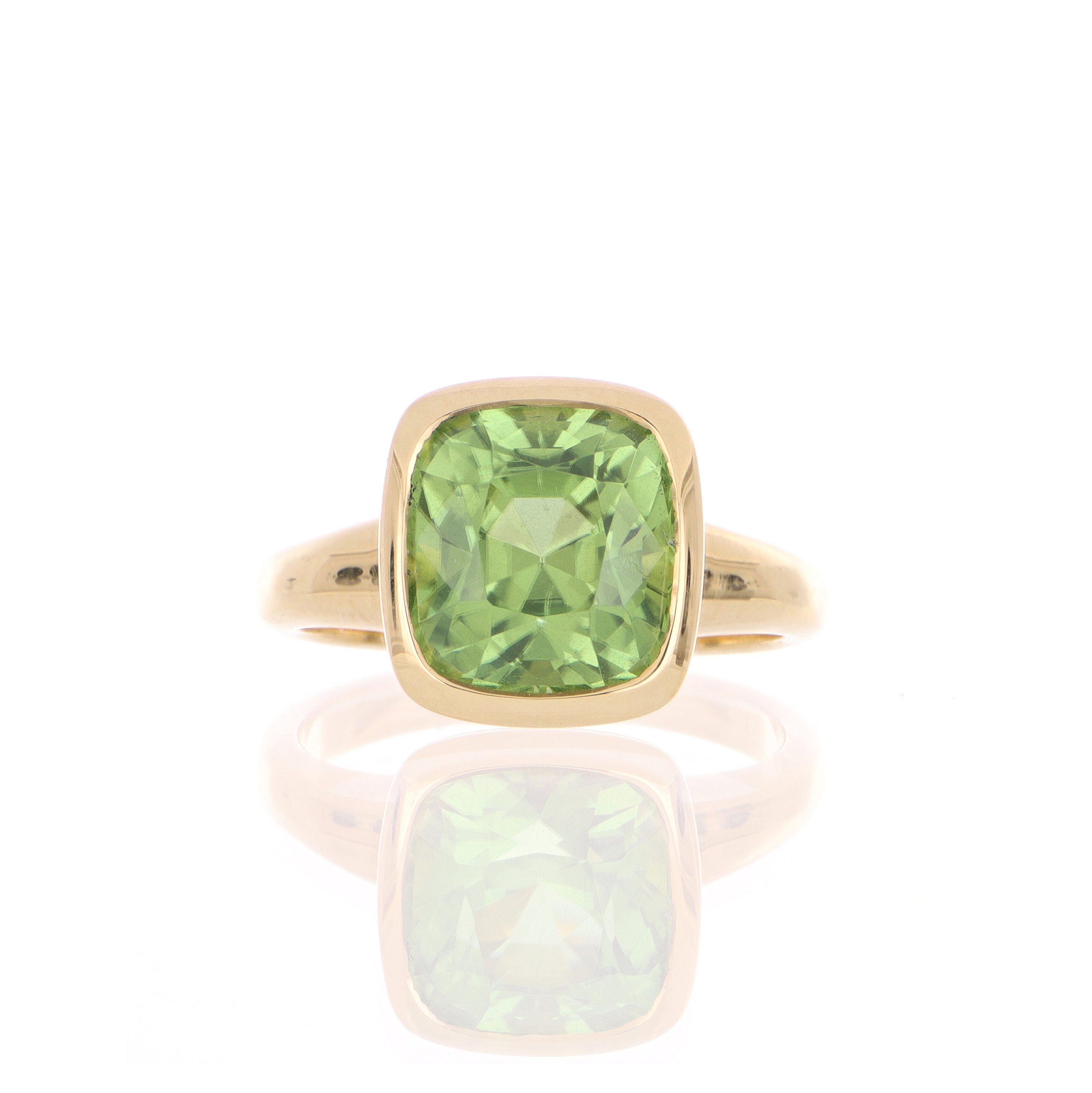 18k Yellow Gold Cushion Shaped Peridot Ring