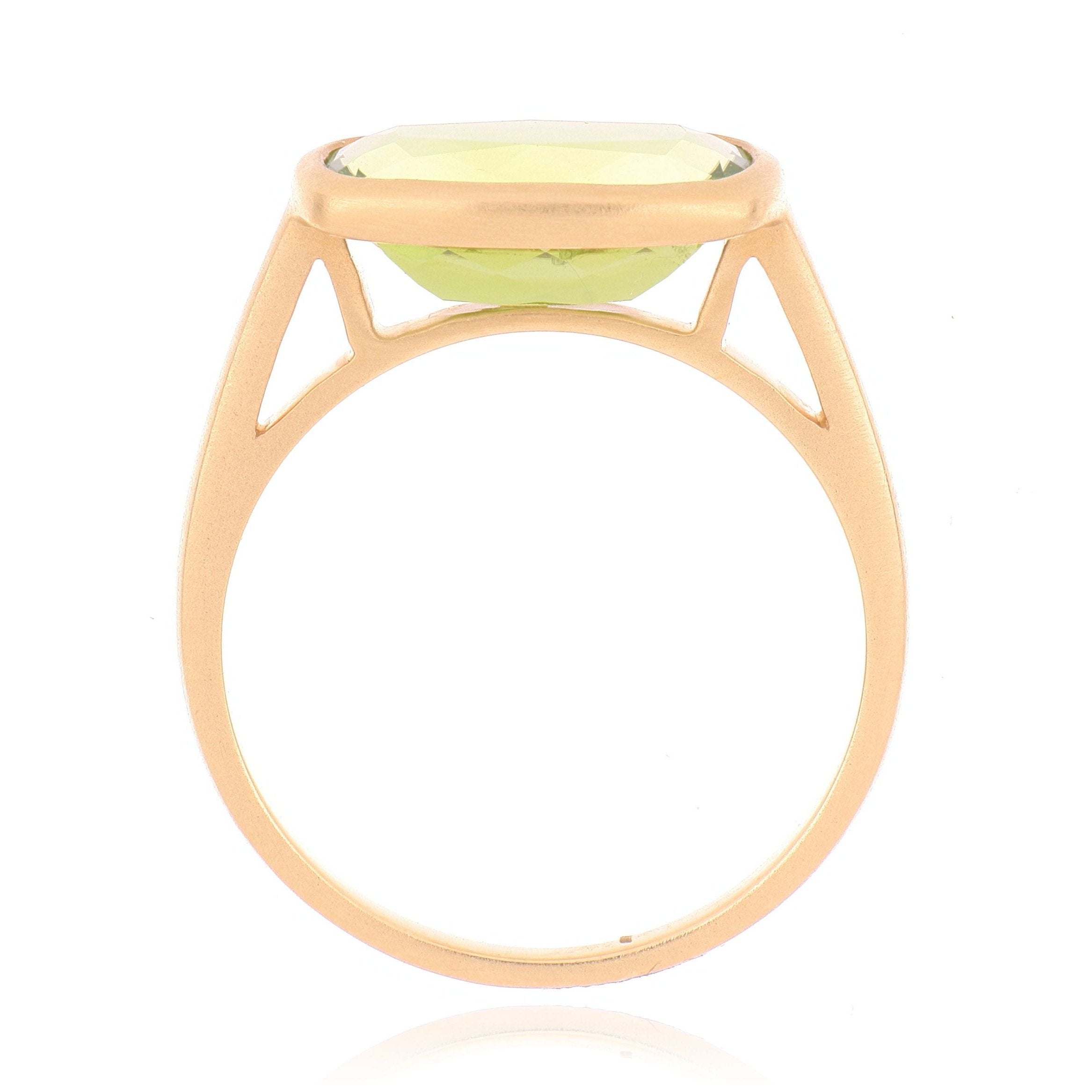 18k Yellow Gold Bezel Set Peridot Ring