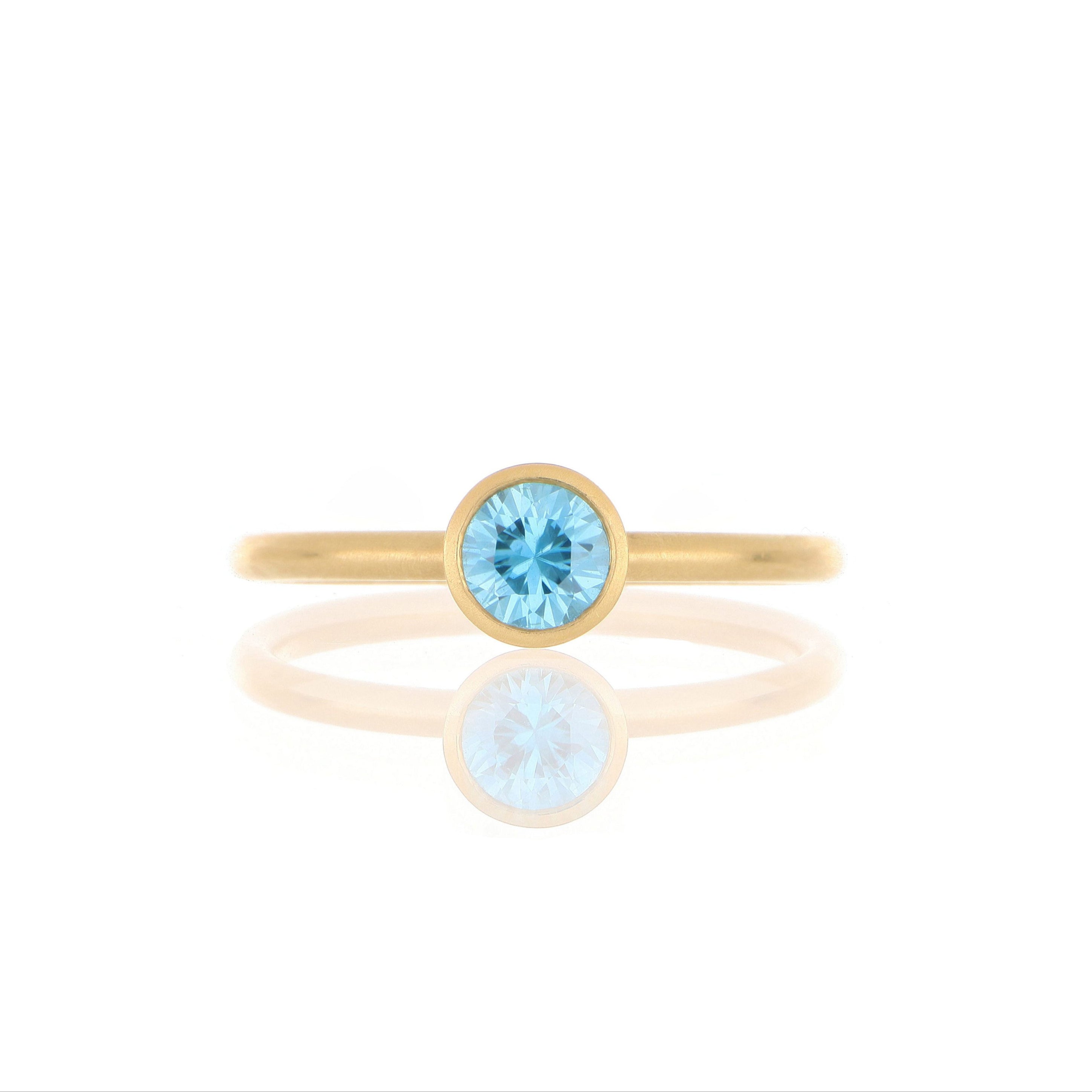 18k Yellow Gold Blue Zirconia Yum Drop Ring