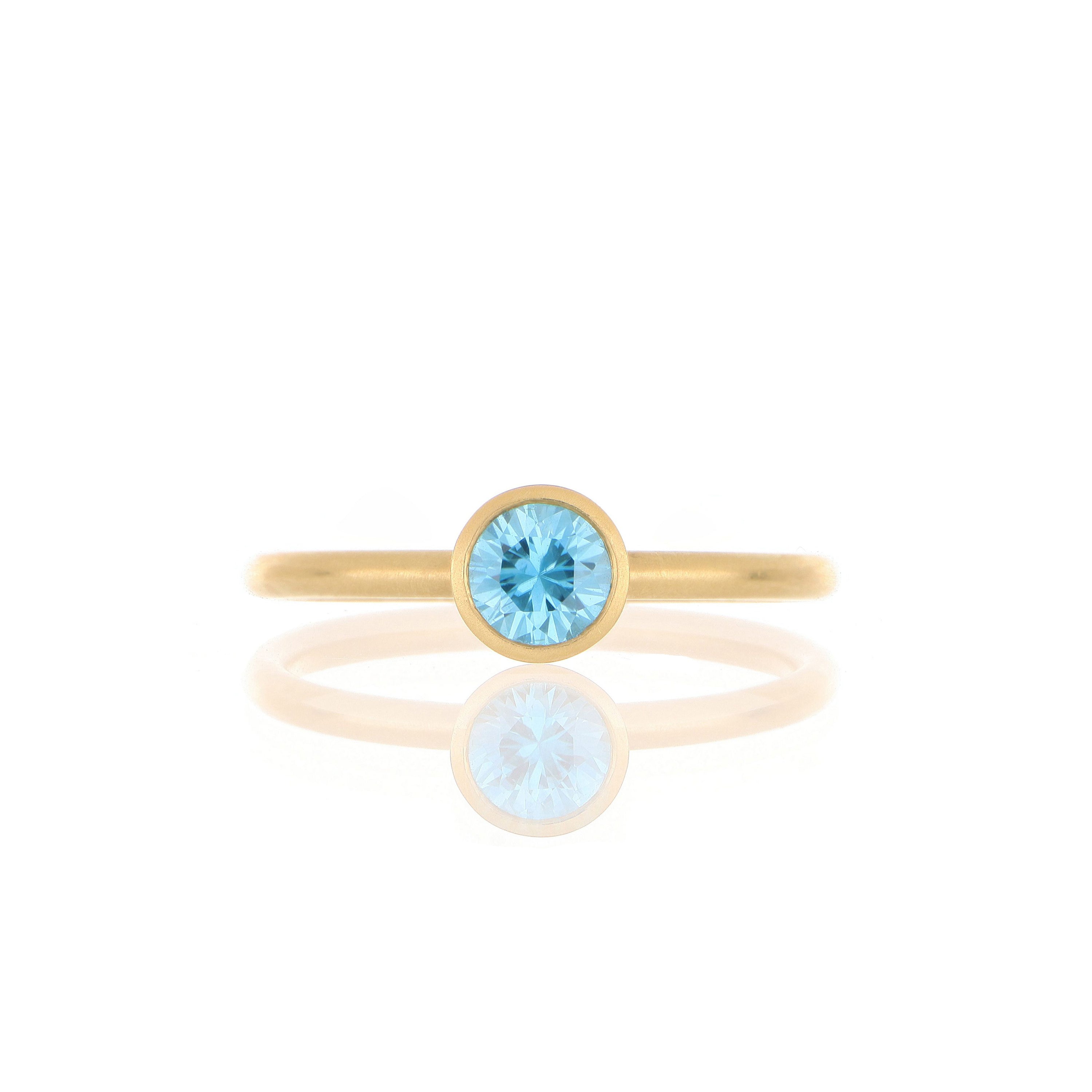 18k Yellow Gold Blue Zirconia Yum Drop Ring