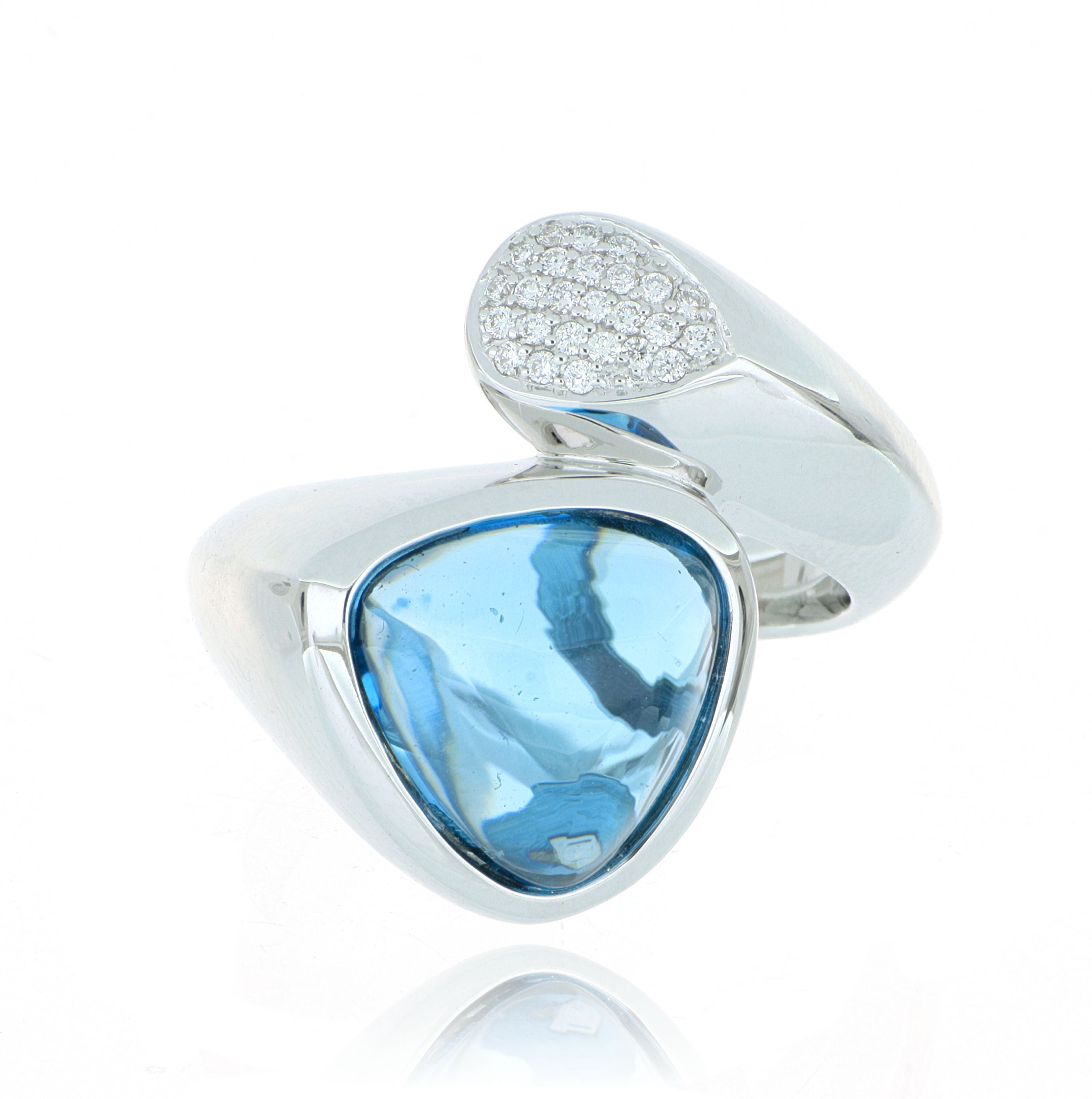 18k White Gold Blue Topaz and Diamond Fashion Ring