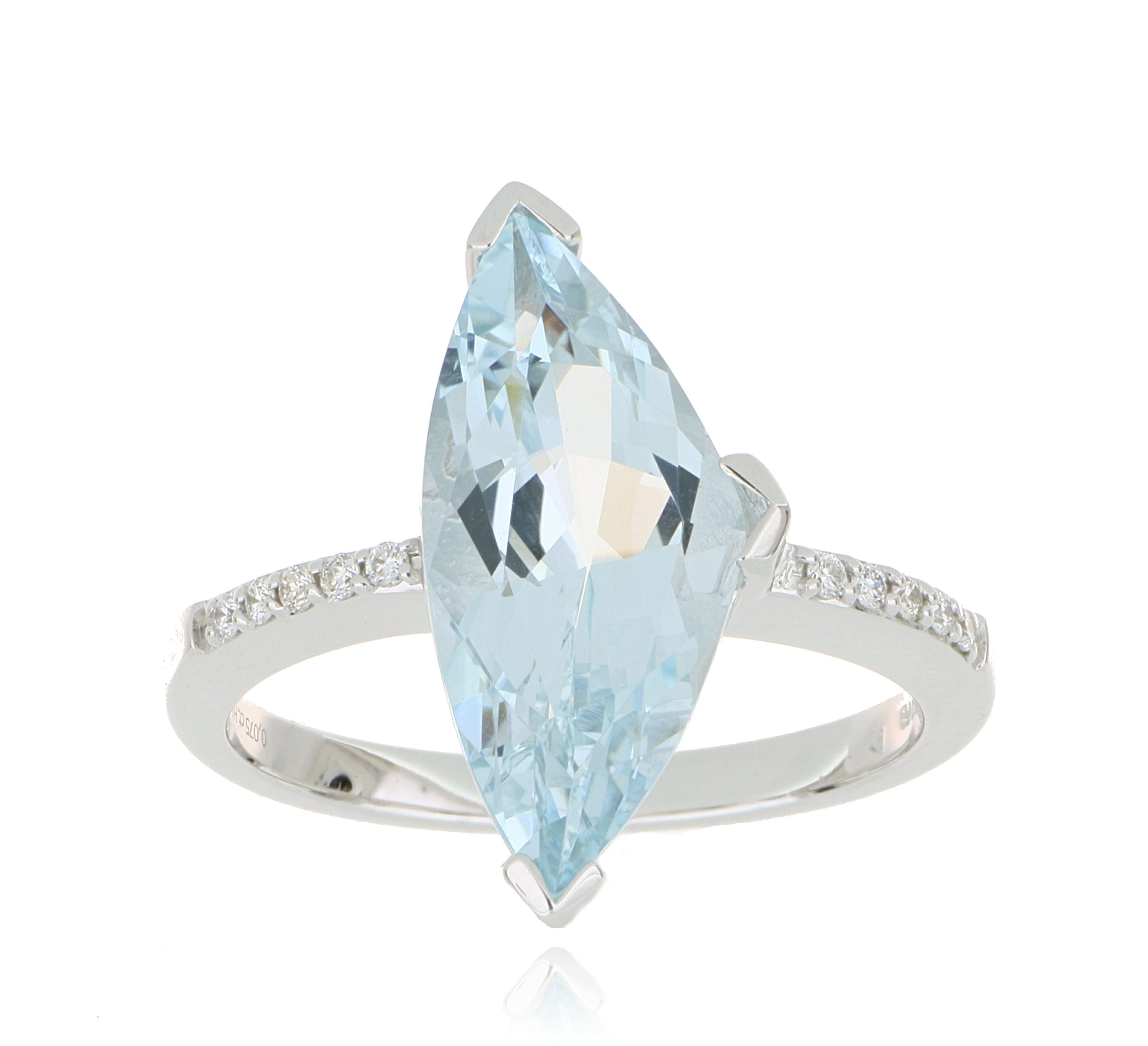 18k White Gold Aquamarine and Diamond Ring