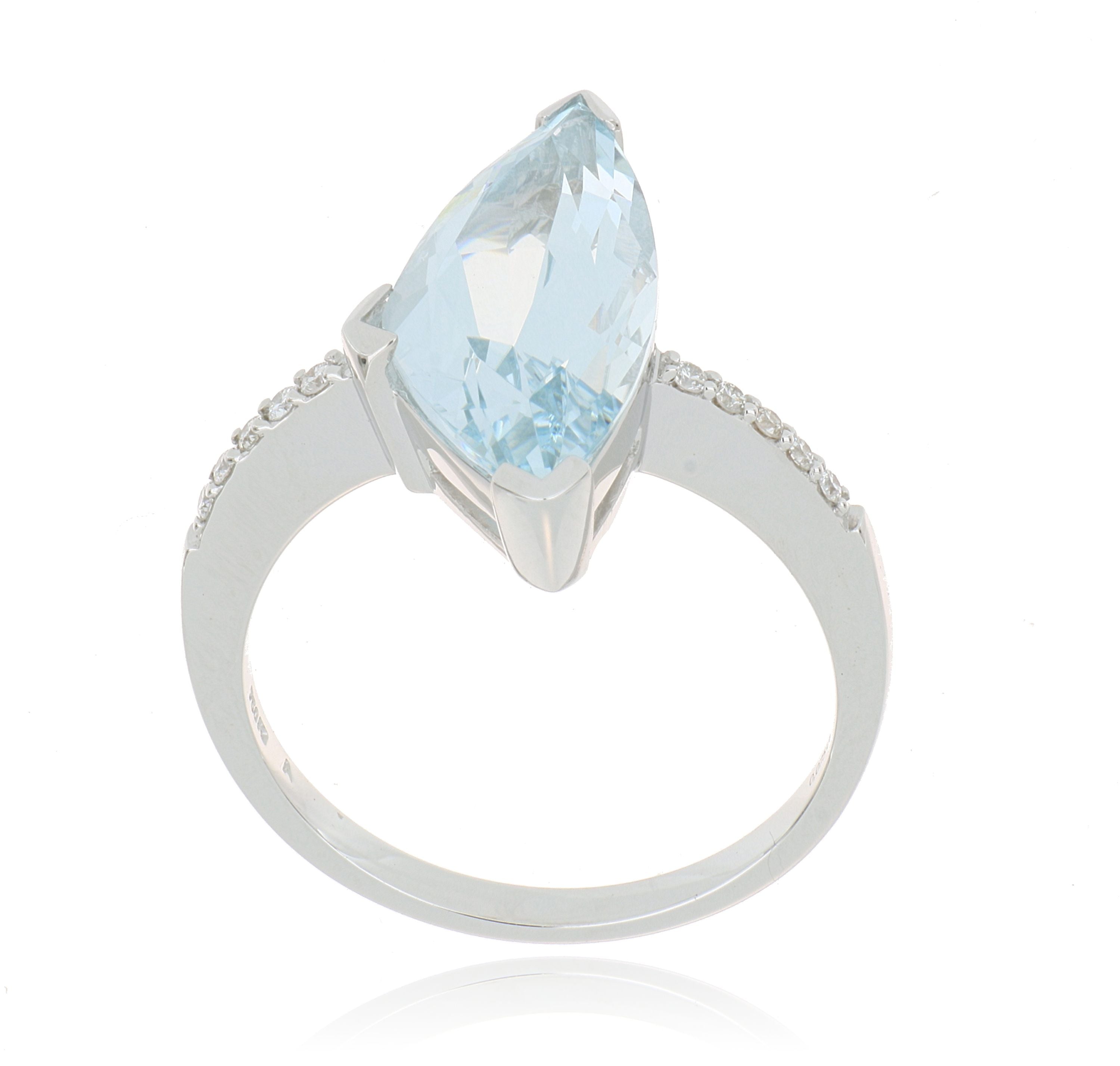 18k White Gold Aquamarine and Diamond Ring