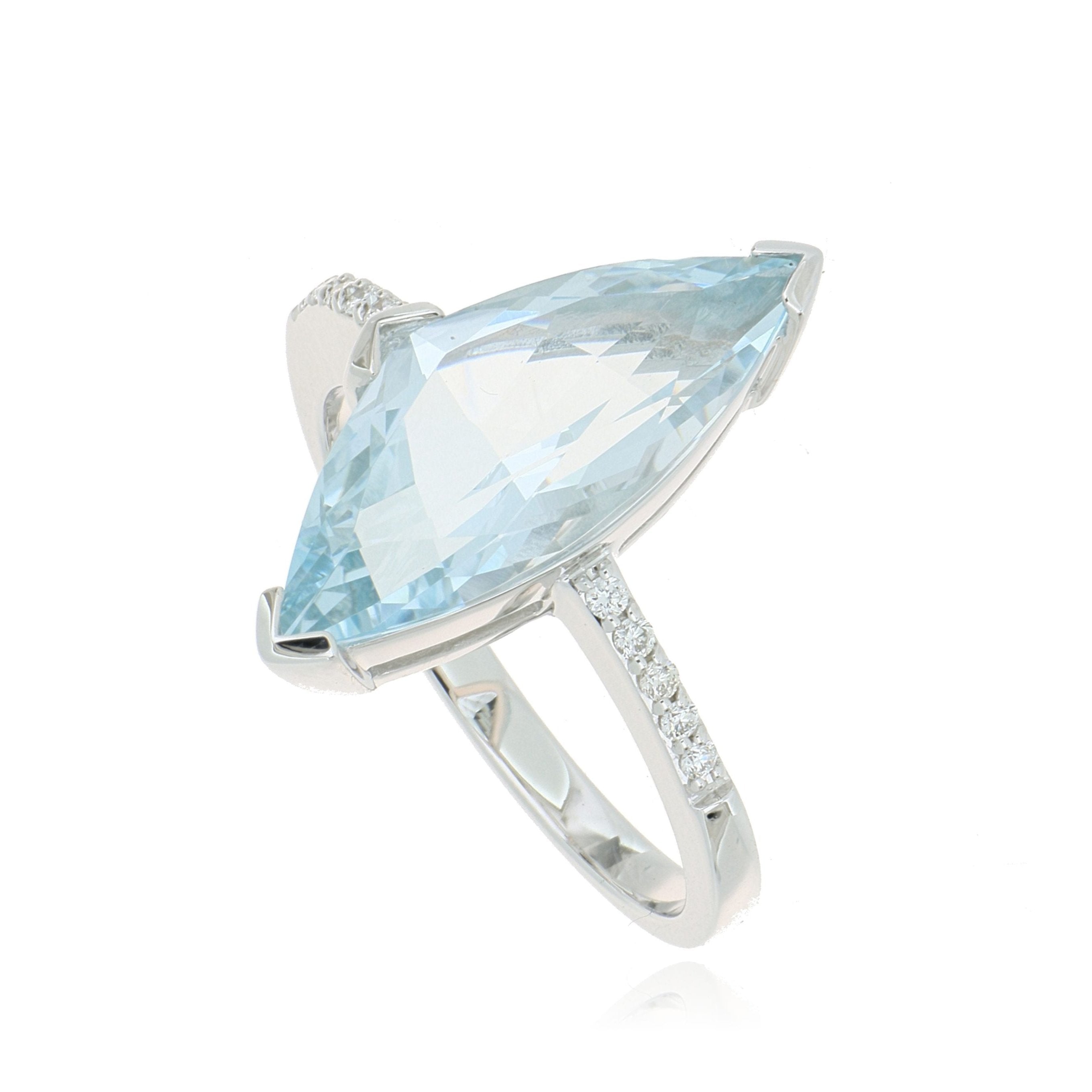 18k White Gold Aquamarine and Diamond Ring