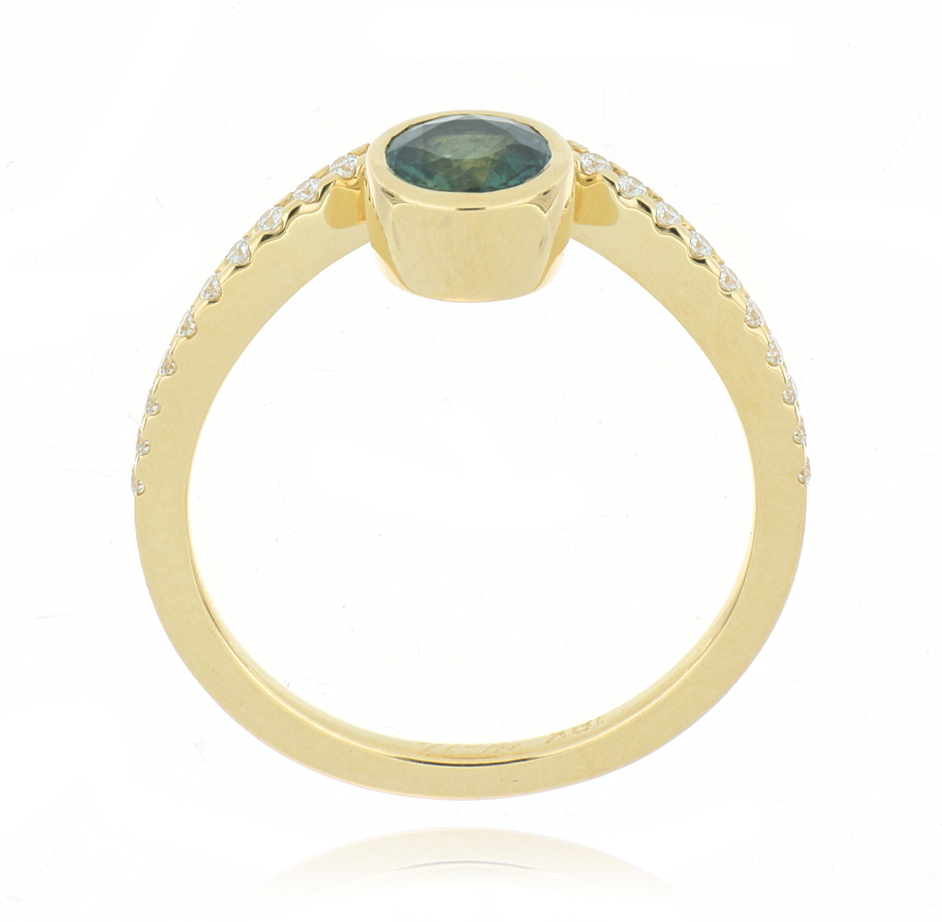 18k Yellow Gold Green Sapphire and Diamond Fashion Ring