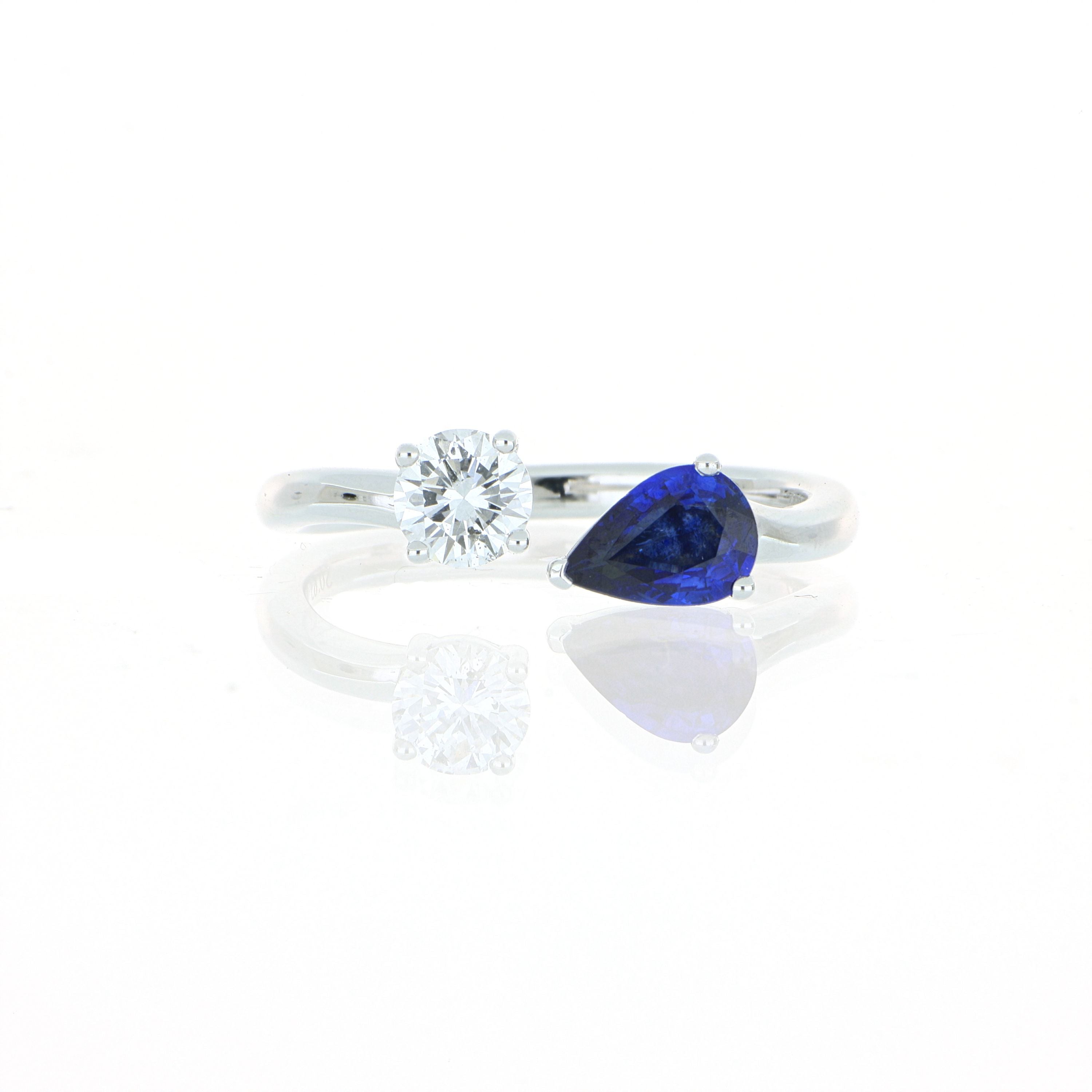 18k White Gold Blue Sapphire and Diamond Fashion Ring